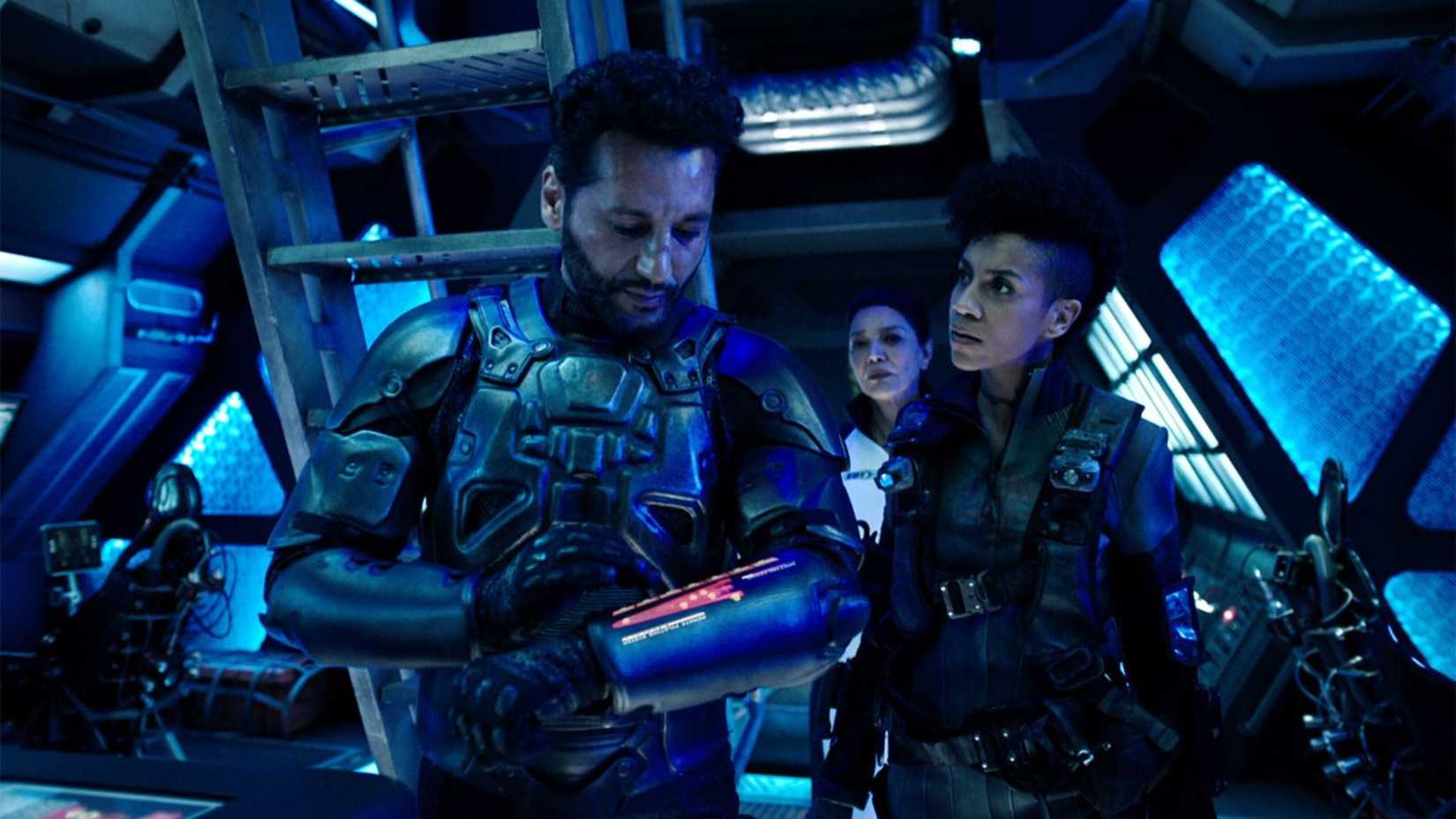 Alex and Naomi in The Expanse episode Immolation