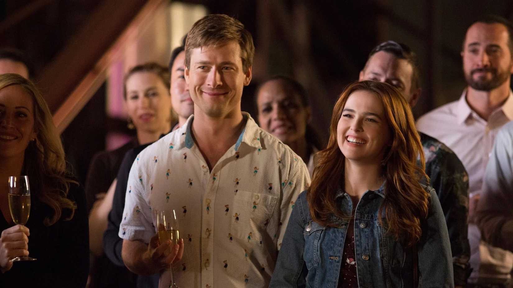Glen Powell and Zoey Deutch in 'Set It Up' (2018)