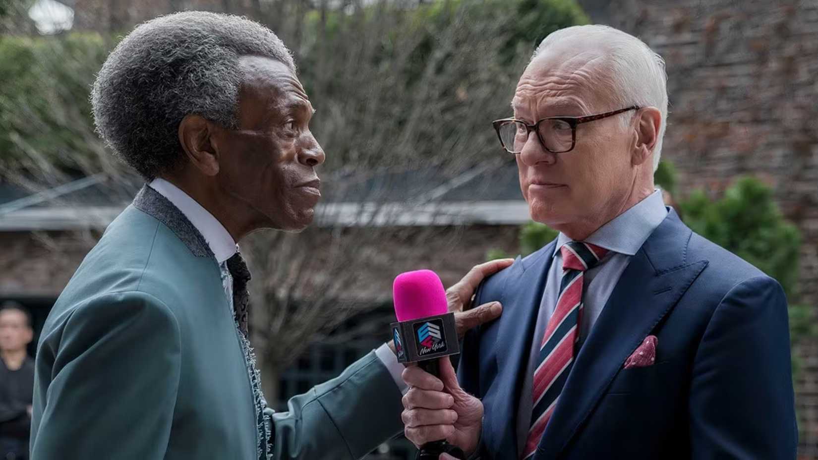 Matteo gives an interview in Elsbeth