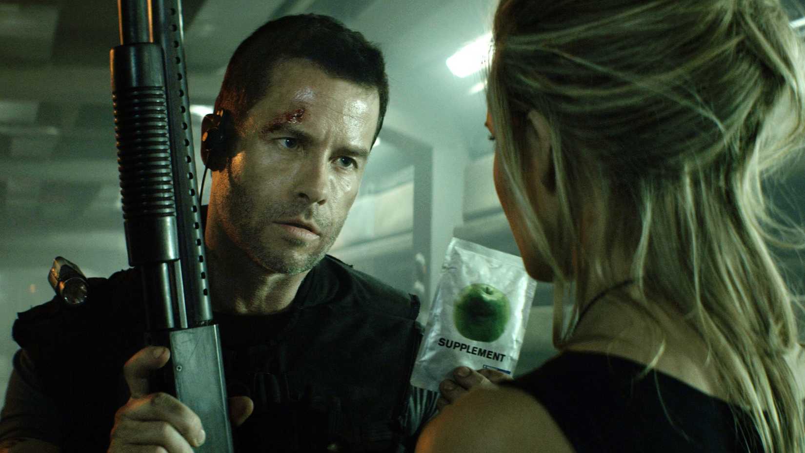 Guy Pearce in Lockout (2012)
