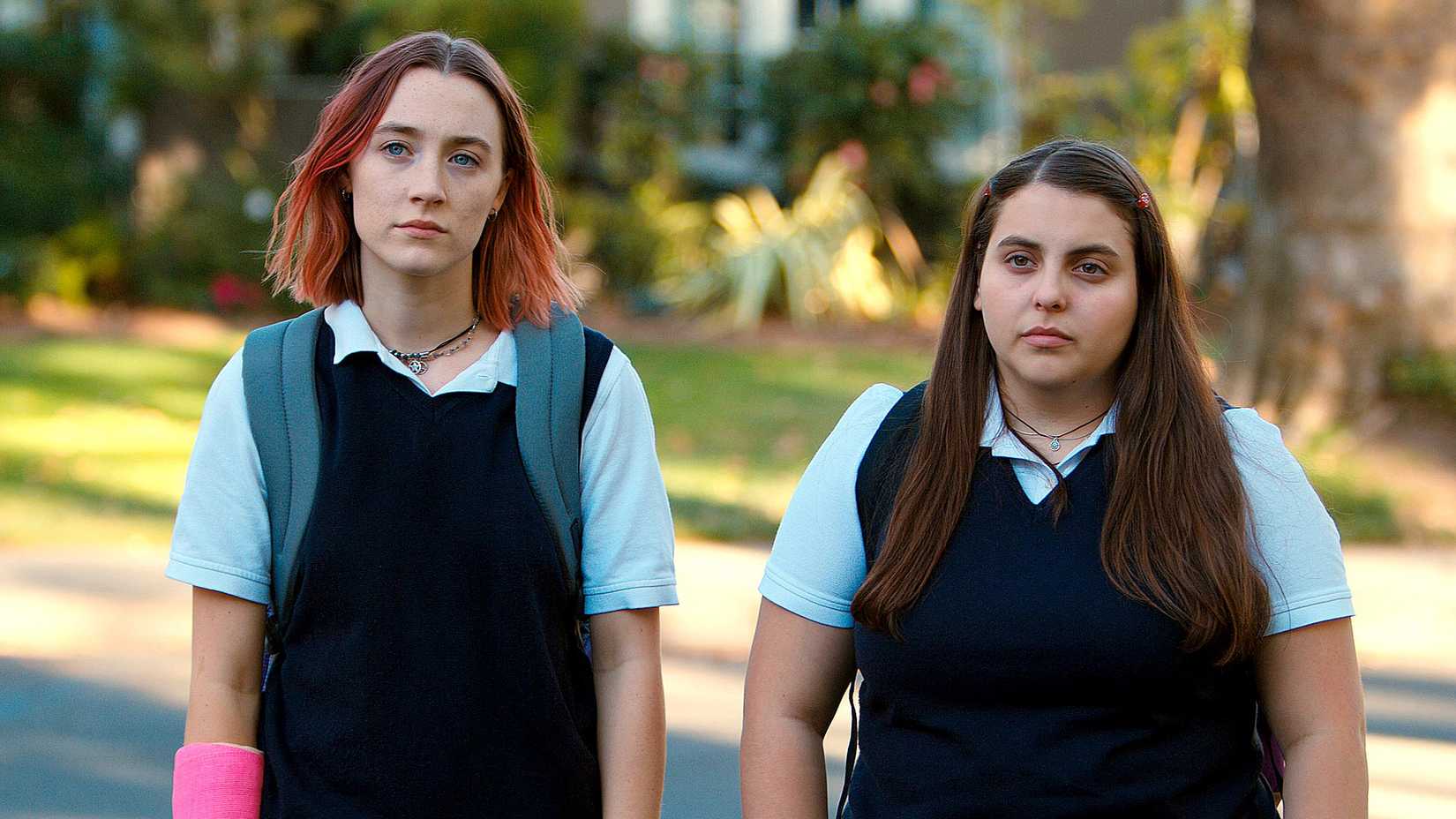 Saoirse Ronan and Beanie Feldstein in 'Lady Bird' (2017)