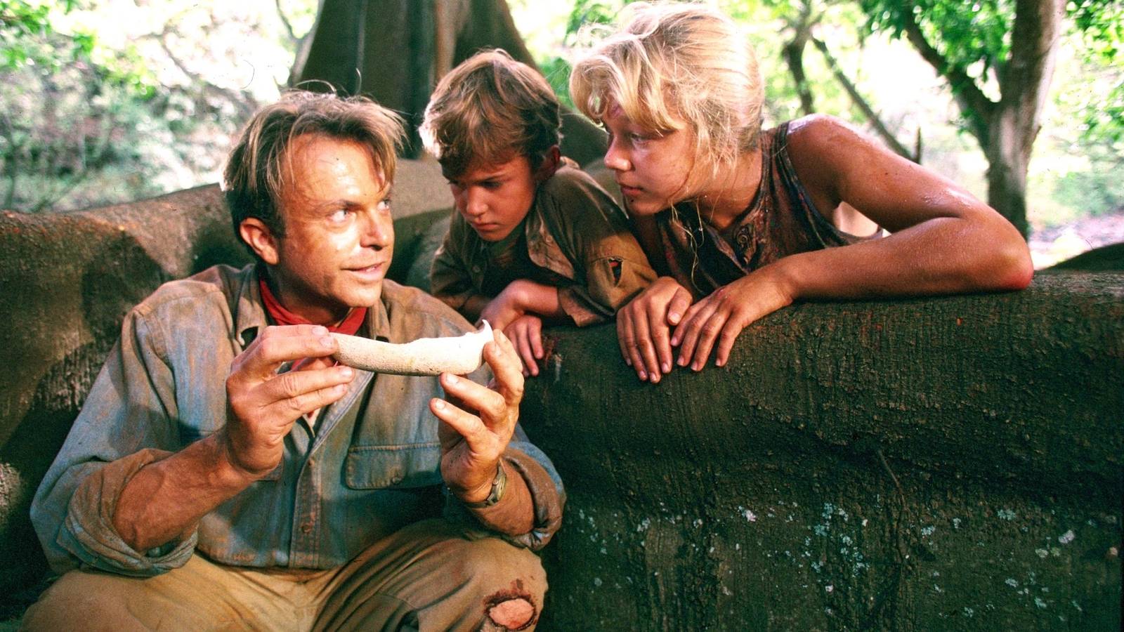 Sam Neill reagiert auf Scarlett Johanssons Besetzung in „Jurassic World: ...
