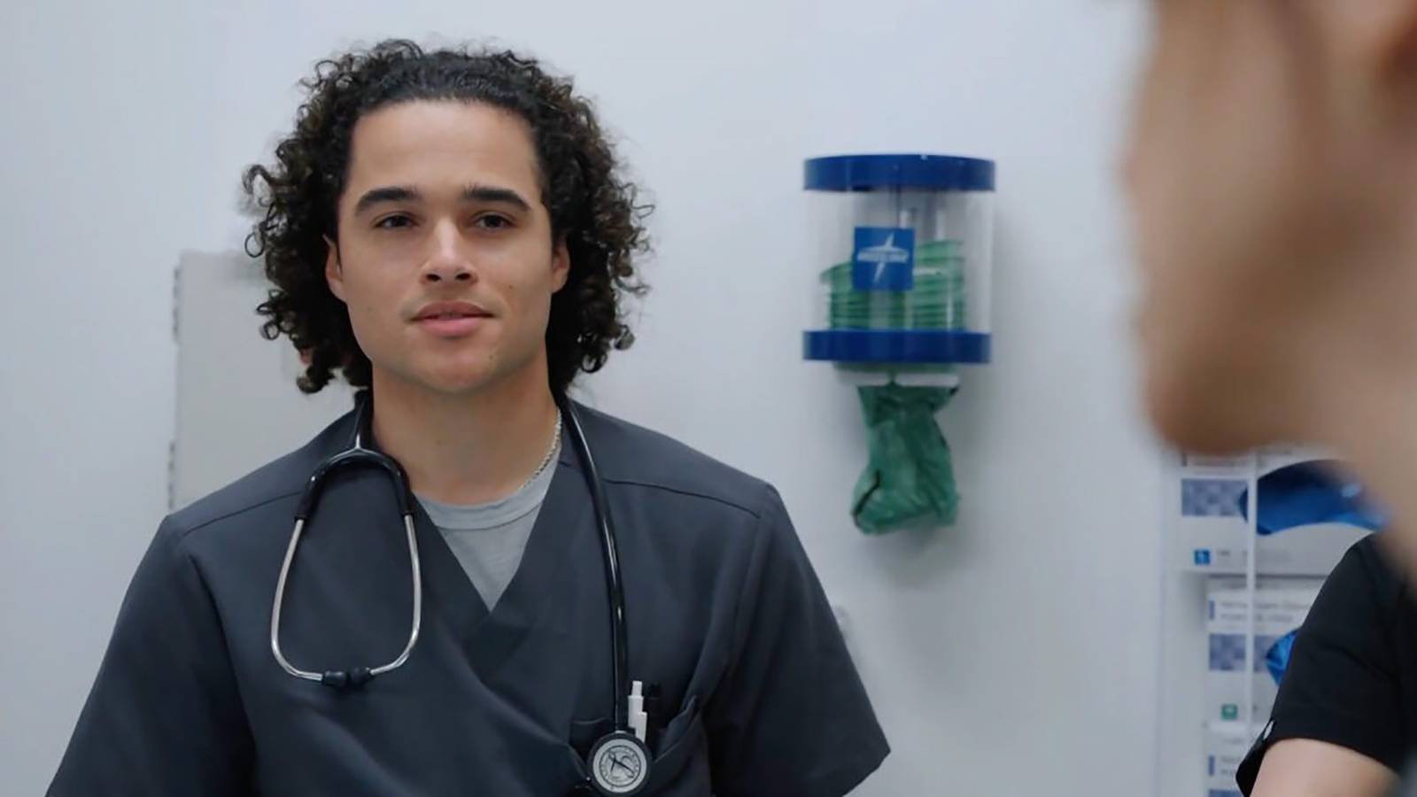 Where Is Mateo in 'The Pitt' Season 2?