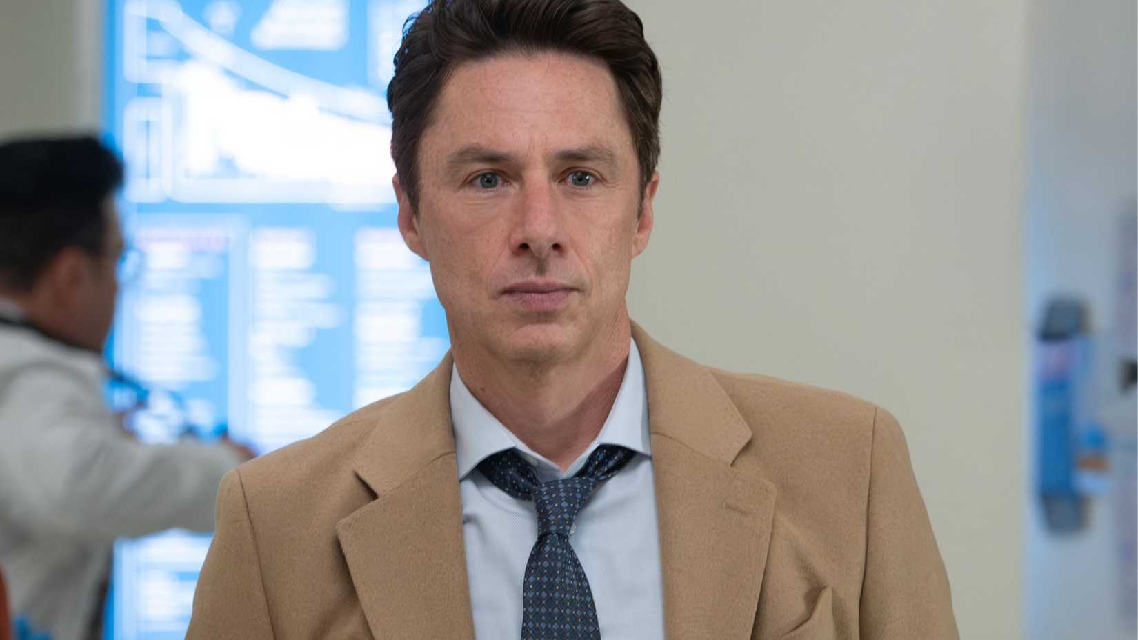 Zach Braff looking thoughtful as JD in Scrubs