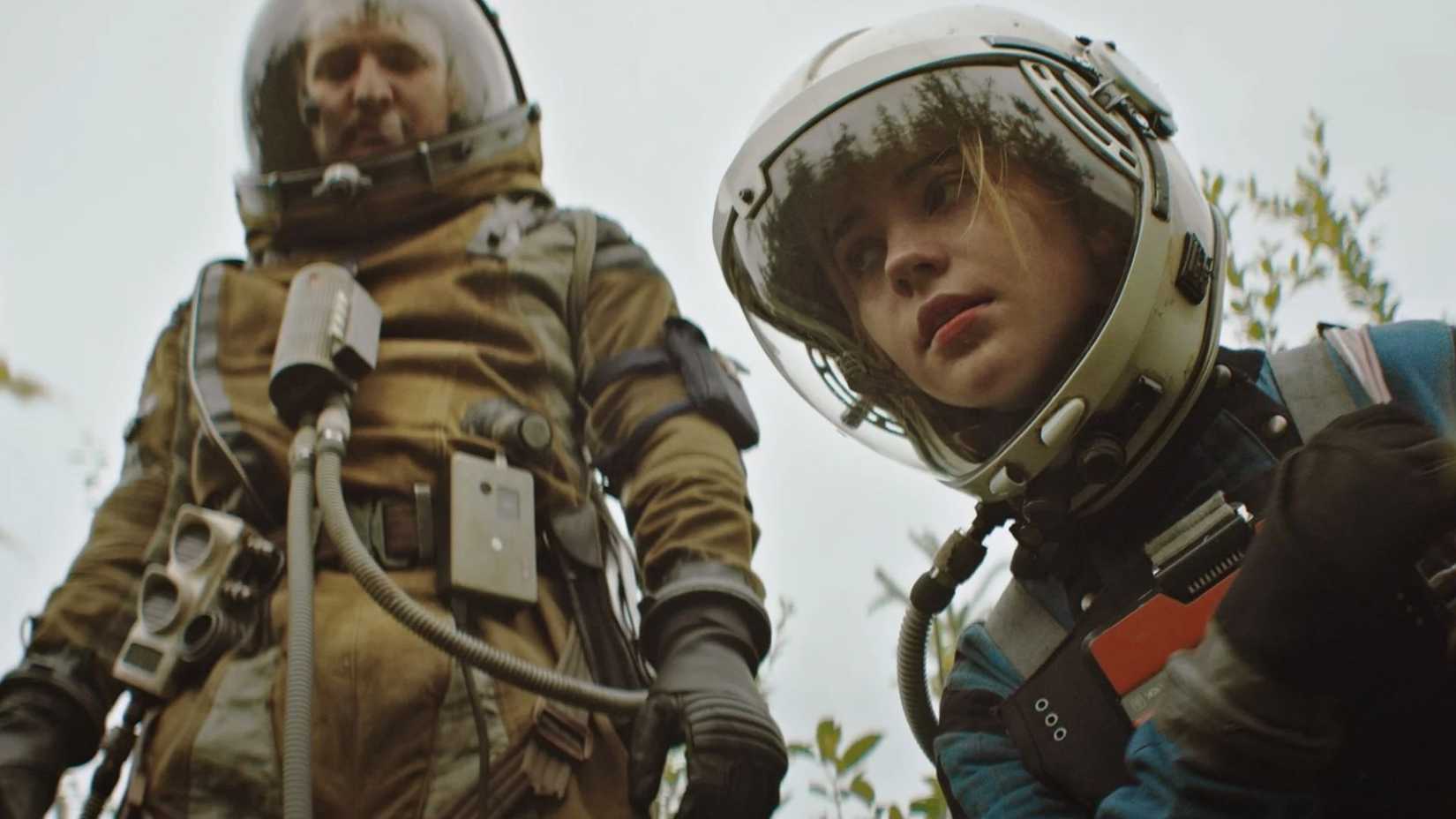 Two characters in space suits in Prospect