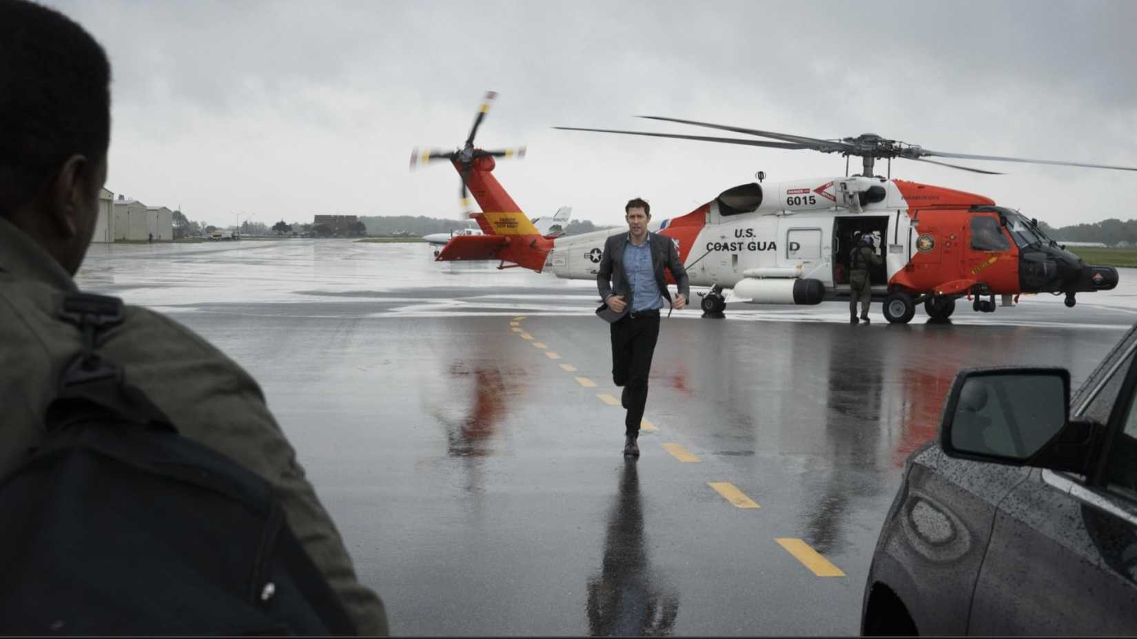 John Krasinski running in Jack Ryan