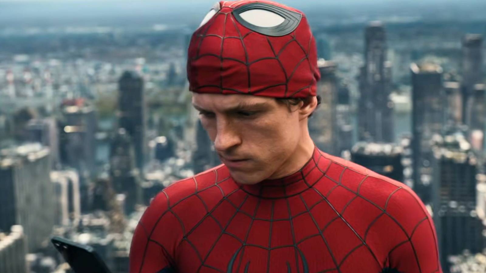 Tom Holland Teases 1 Person Who Knows Peter Parker Is Spider-Man in the MCU