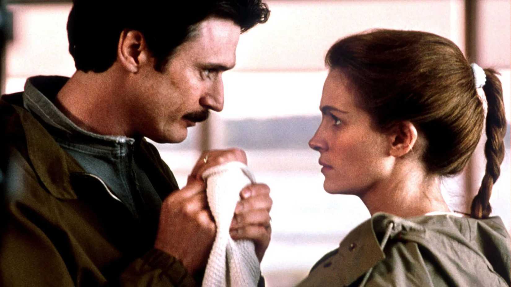 Julia Roberts in 'Sleeping With the Enemy' (1991)