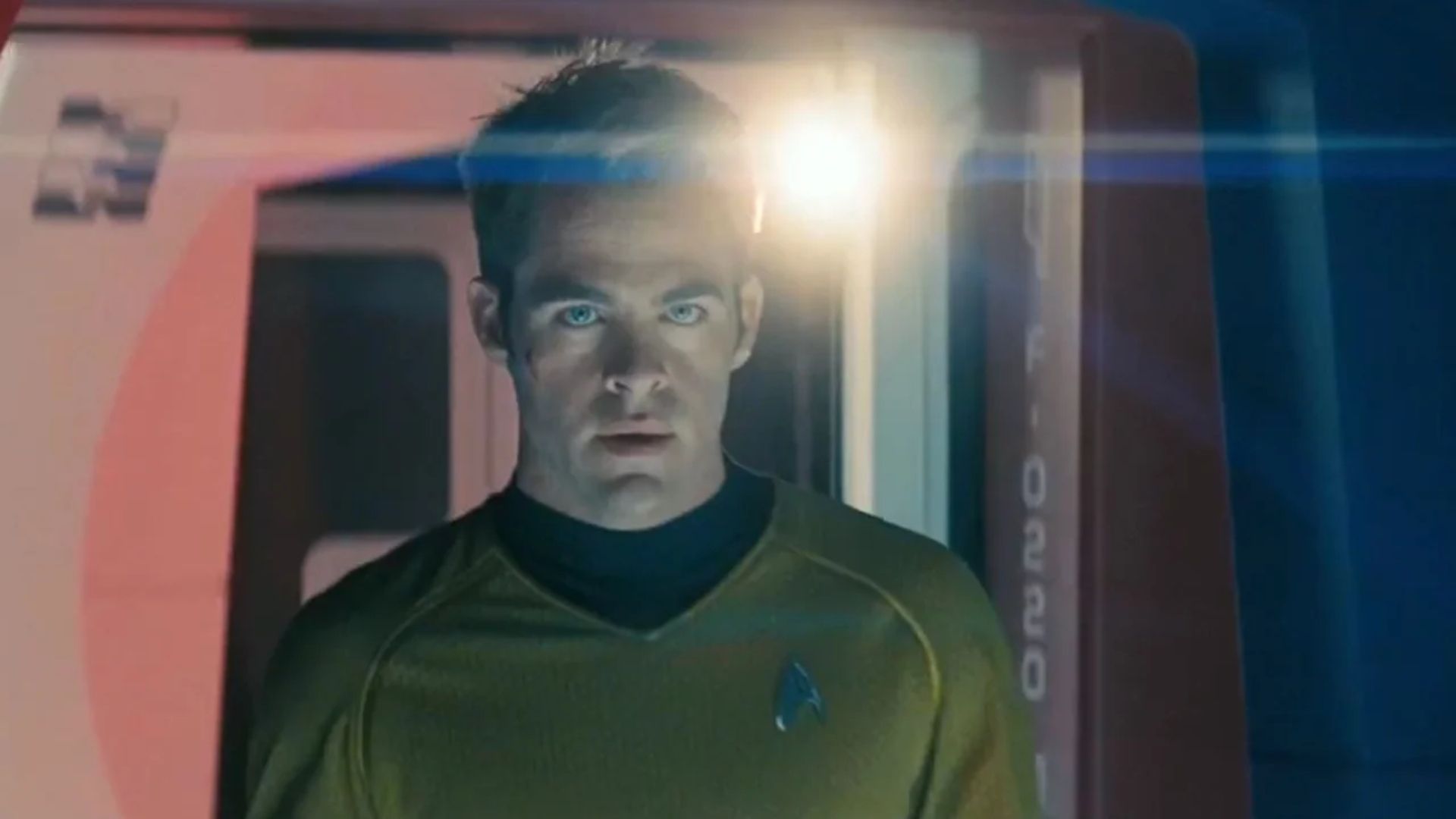 Chris Pine como Capitão Kirk em Star Trek.