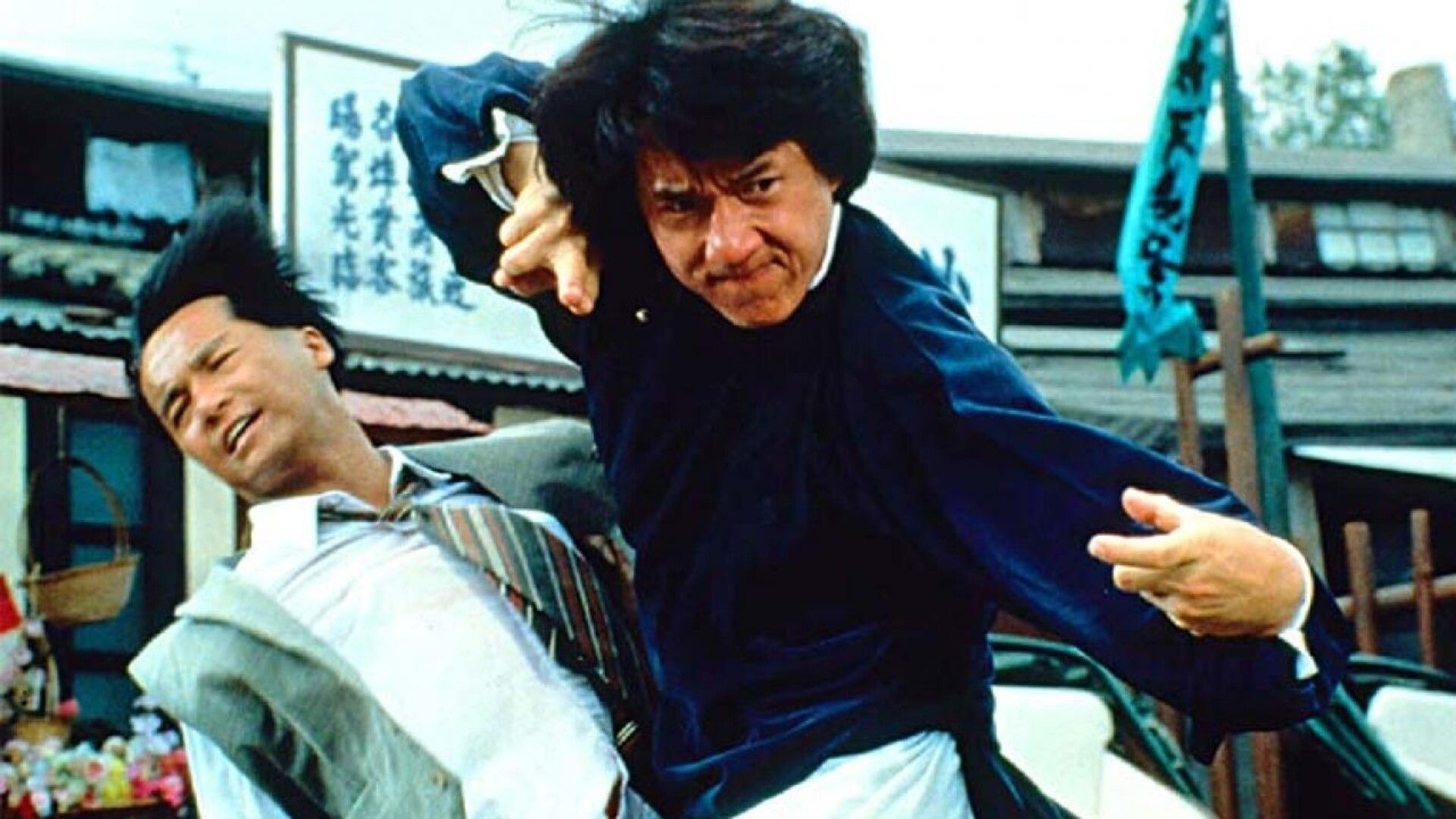 Jackie Chan lutando em Drunken Master 2 (1994)