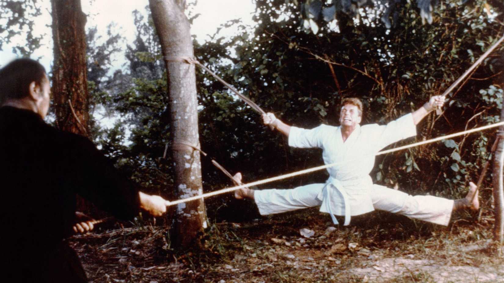 Jean-Claude Van Damme training in Bloodsport (1988)