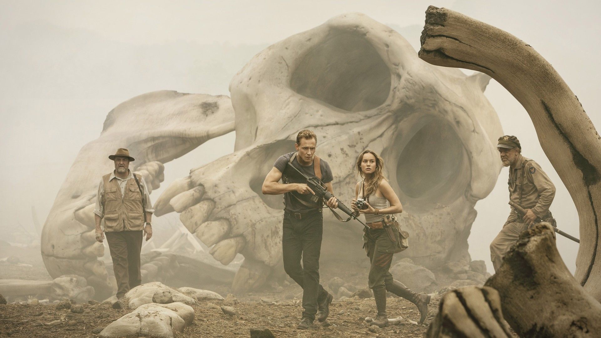 john goodman tom hiddleston brie larson and john c reilly in kong skull island