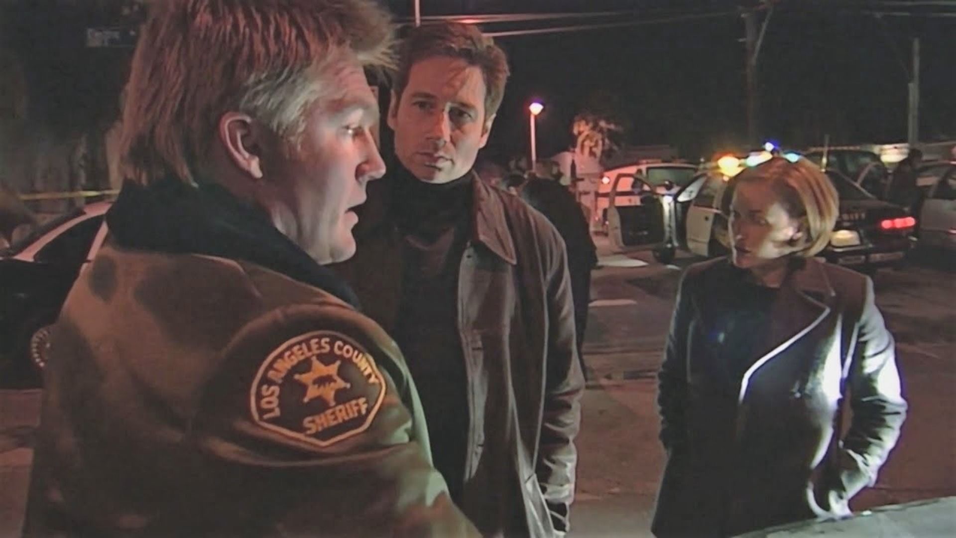 judson mills david duchovny and gillian anderson in the x files episode x cops