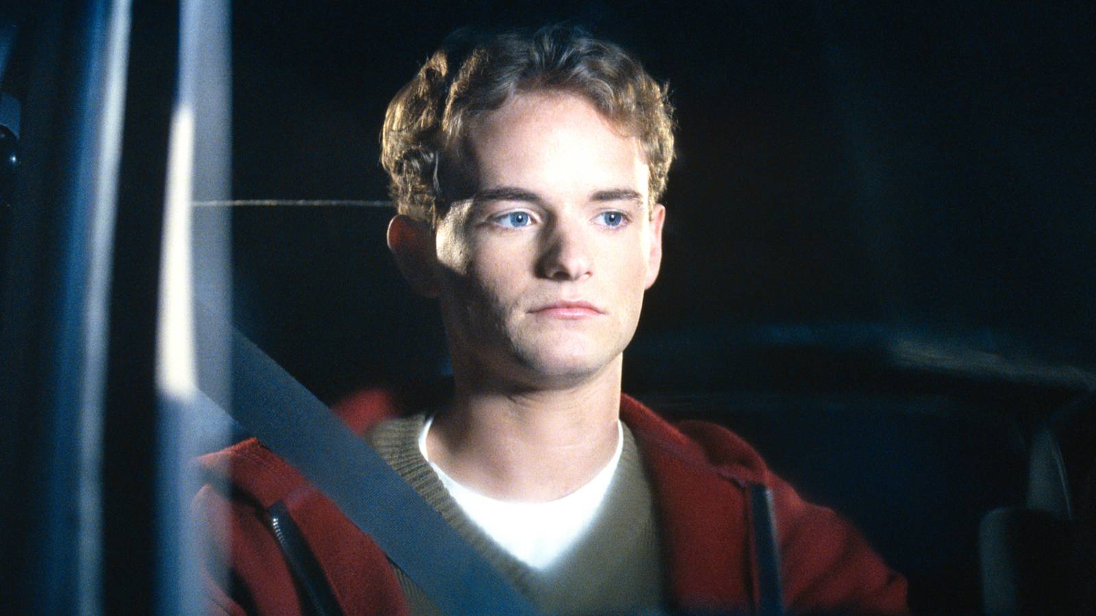 'Malcolm in the Middle' Revival Pays Tribute to Late Actors From the OG Run - MovieWeb image