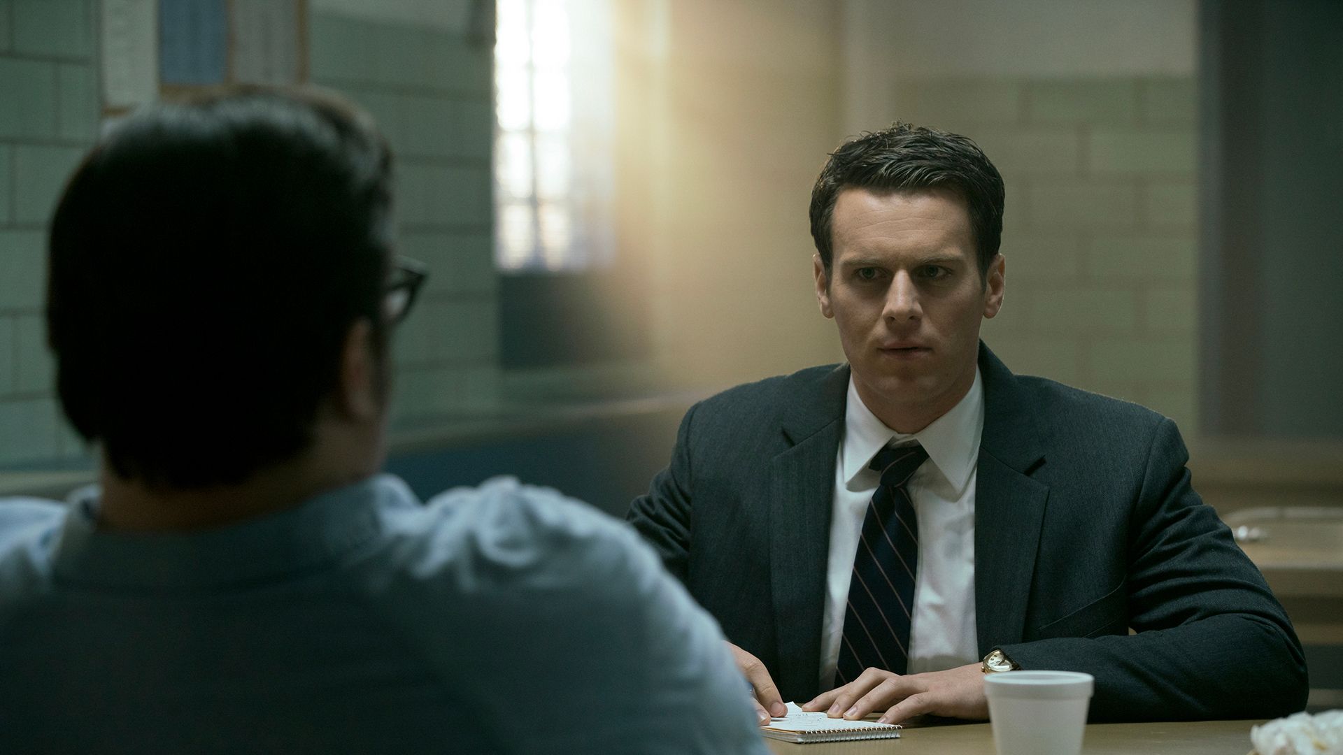 Holden Ford (Jonathan Groff) interviewing Edmund Kemper (Cameron Britton) in "Mindhunter."