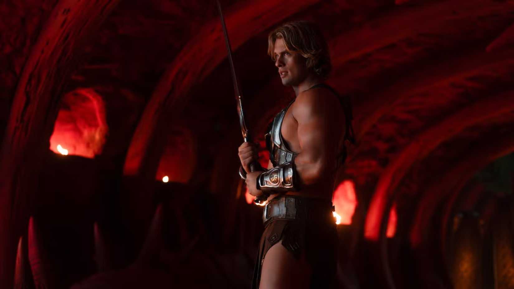 Nicholas Galitzine como He-Man em Masters of the Universe