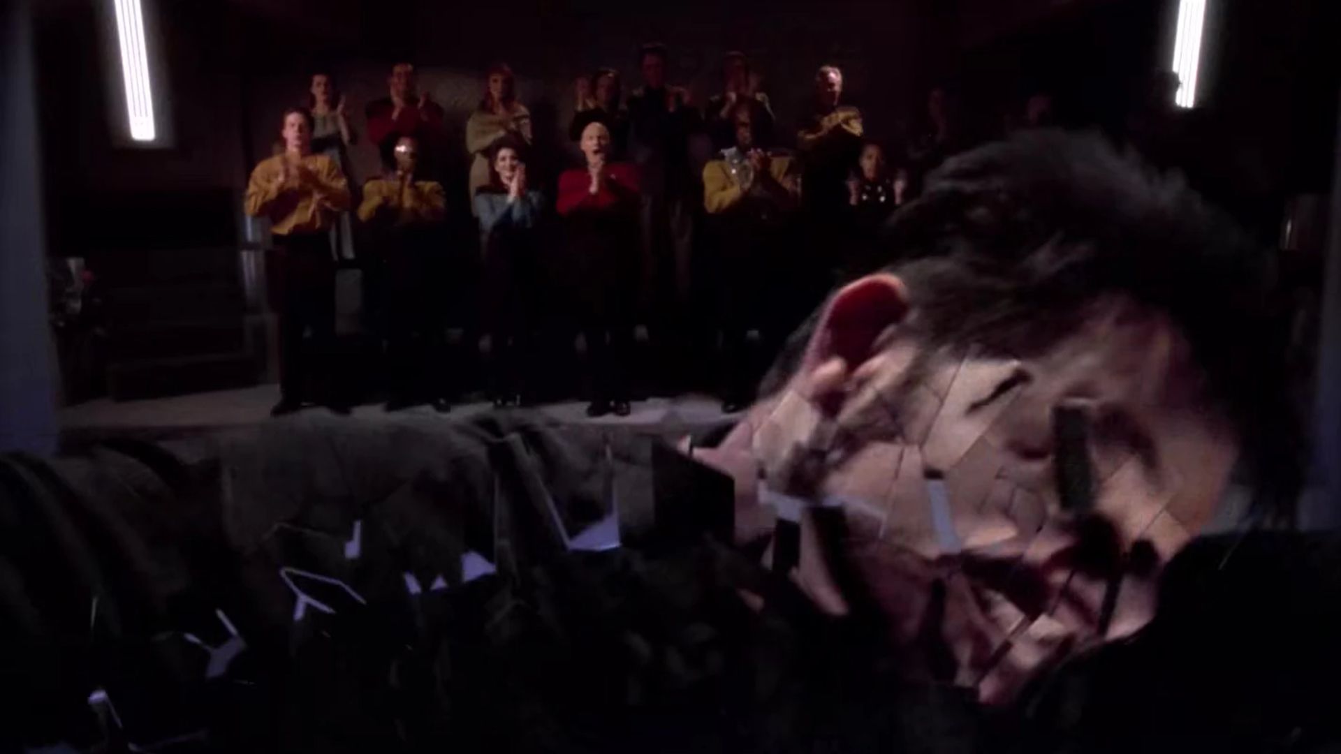 riker experiences a schizophrenic episode