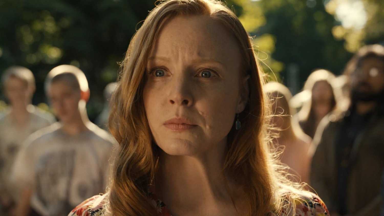 Dorothy (Lauren Ambrose) on Servant