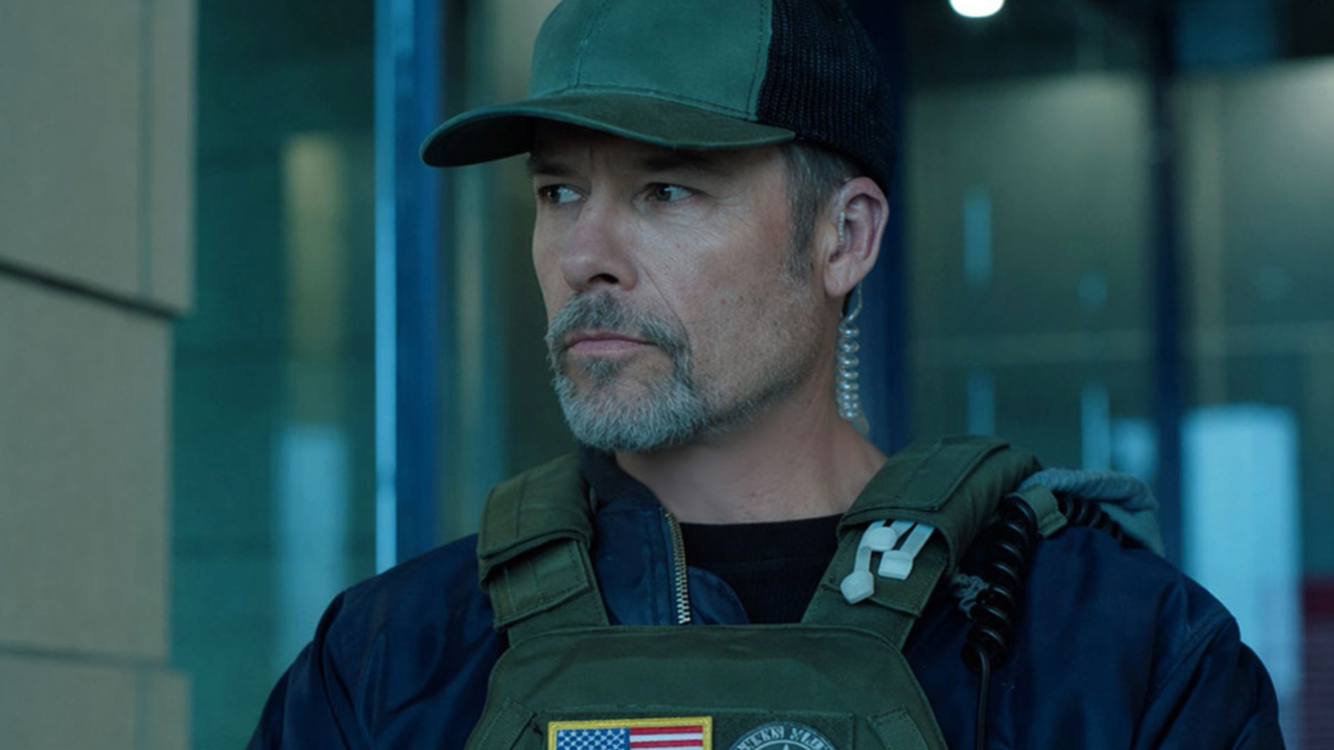 Guy Pearce como U.S. Marshal em The Marshal