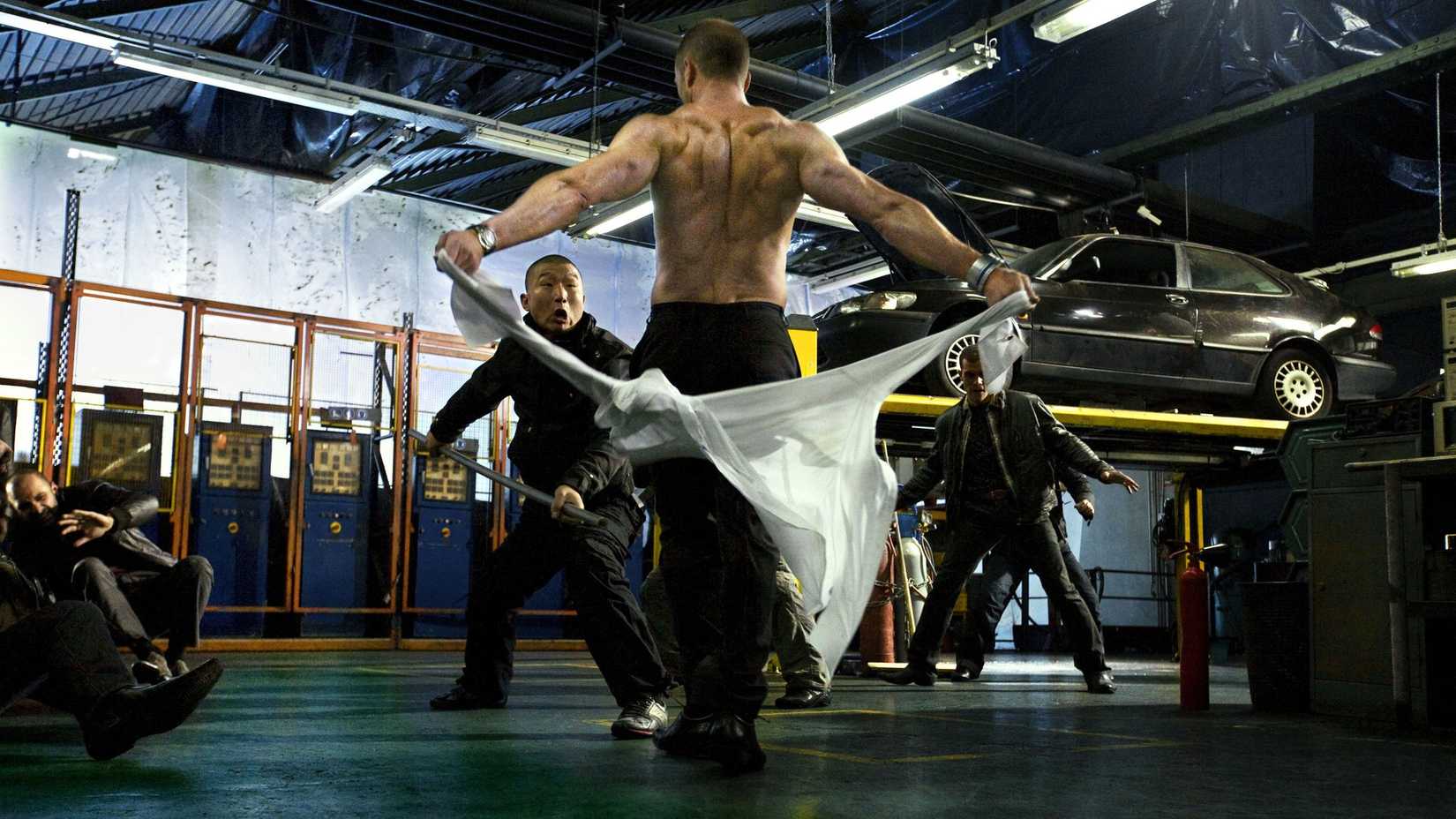 Jason Statham in Transporter 3 fight scene