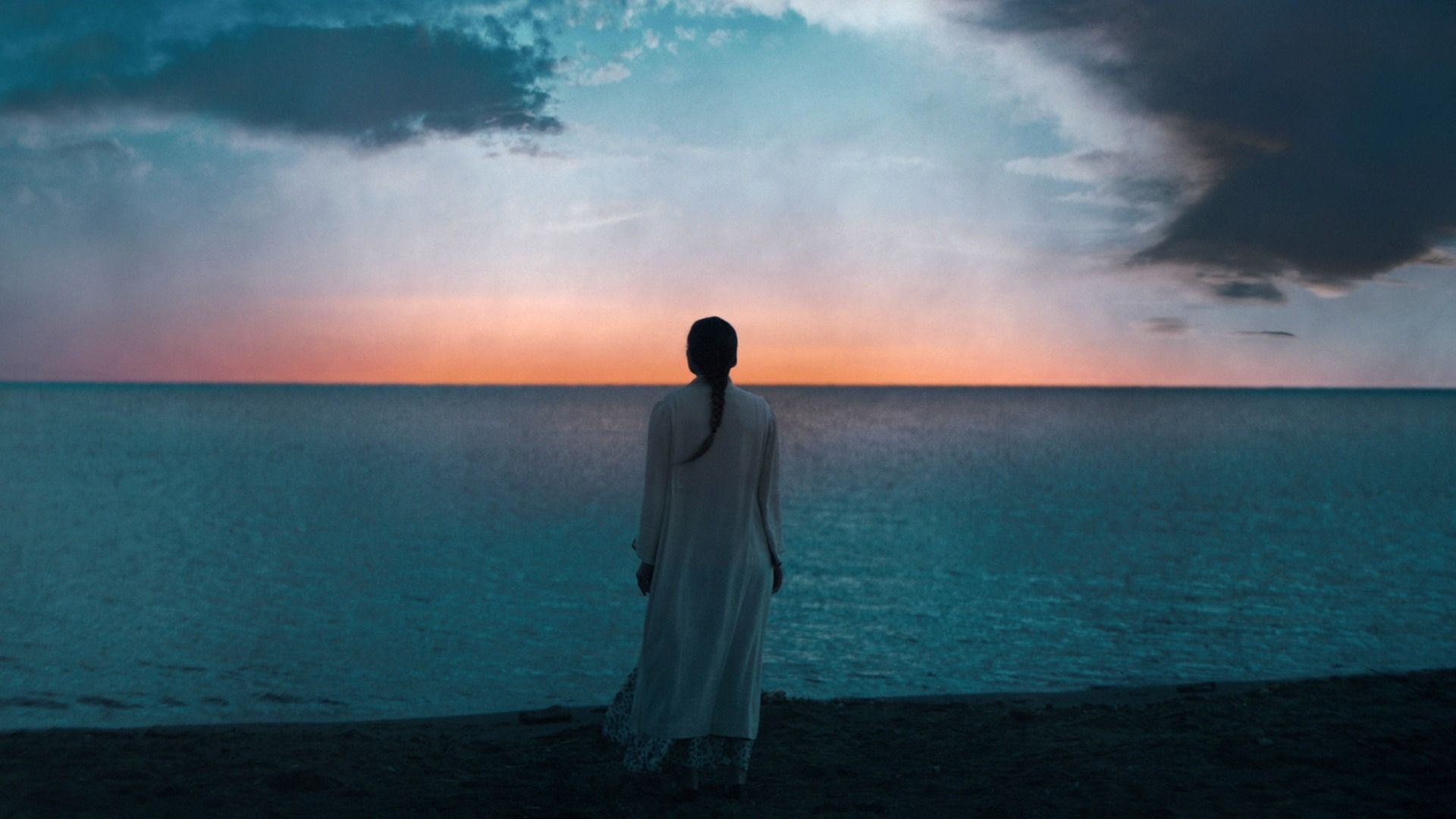 Mike Flanagan’s Netflix Horror Series 'Midnight Mass' Keeps Getting Better
