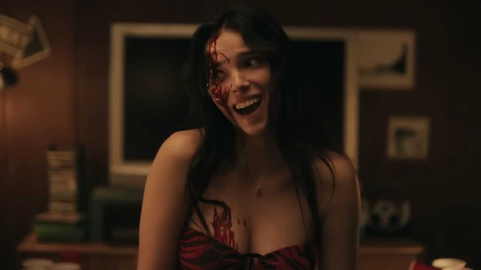 Inde Navarrette as Nikki in Obsession