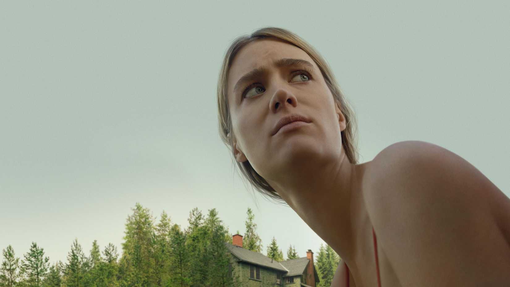Kirsten cowers in Station Eleven