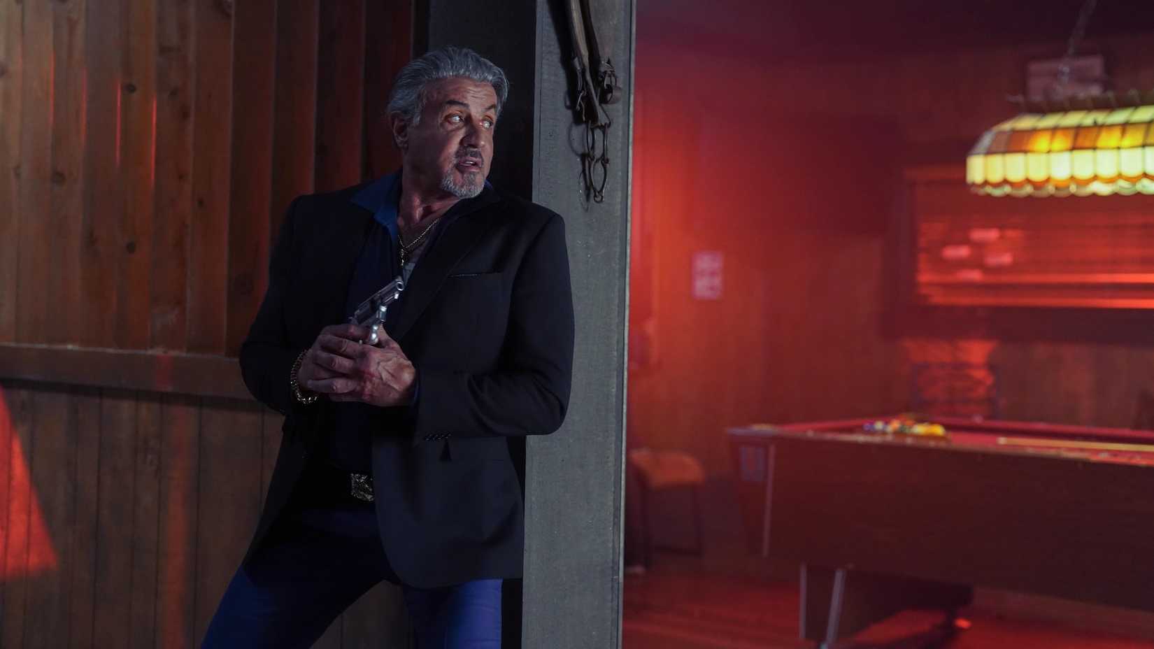 Sylvester Stallone em cena de Tulsa King