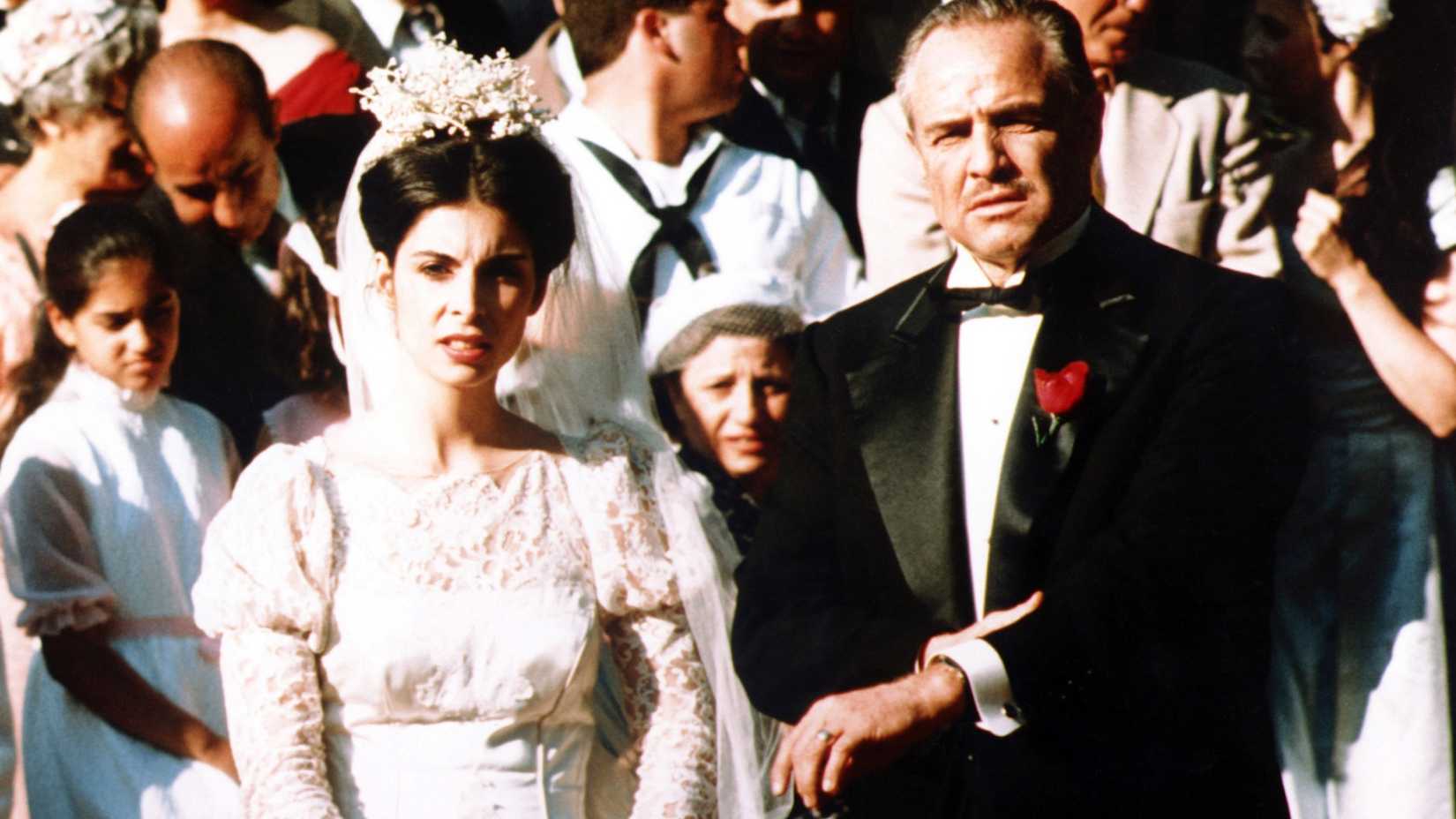 Talia Shire como Connie Corleone e Marlon Brando como Vito Corleone em O Poderoso Chefão