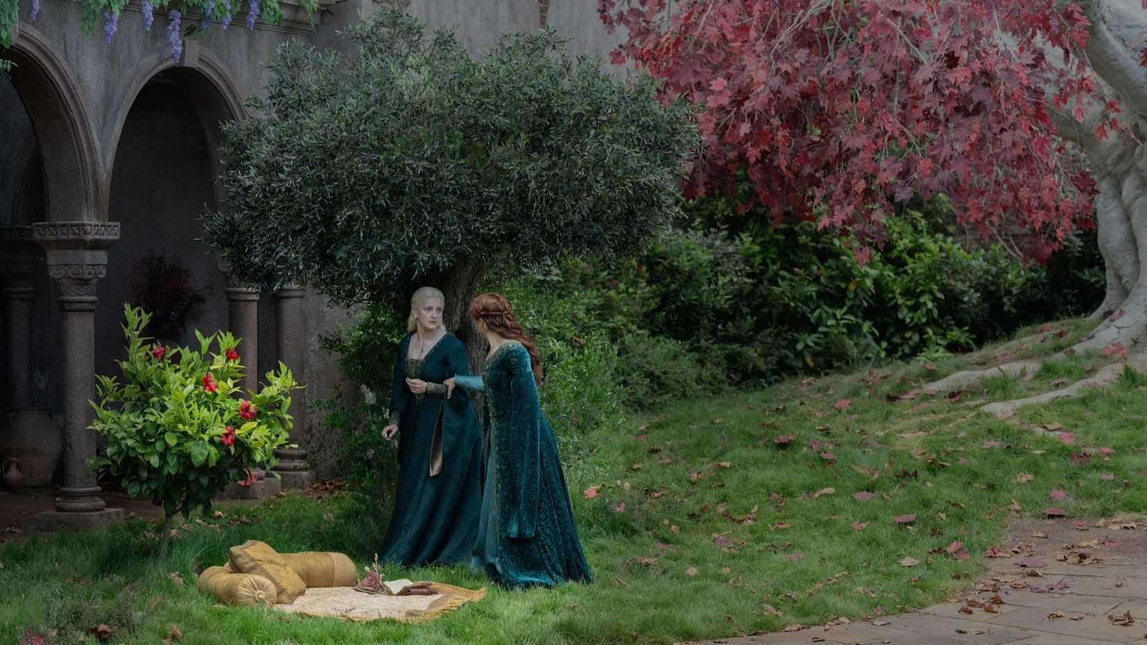 Phia Saban as Helaena and Olivia Cooke as Alicent in House of the Dragon Season 3 Episode 2