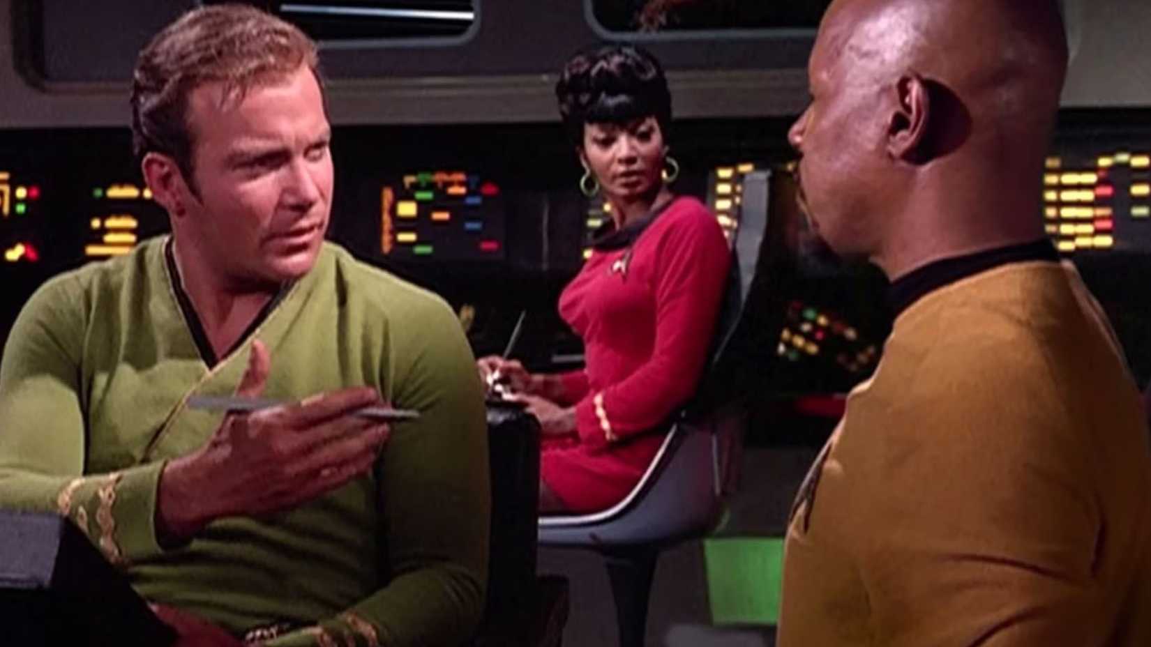 Kirk meeting Sisko in Star Trek: Deep Space Nine