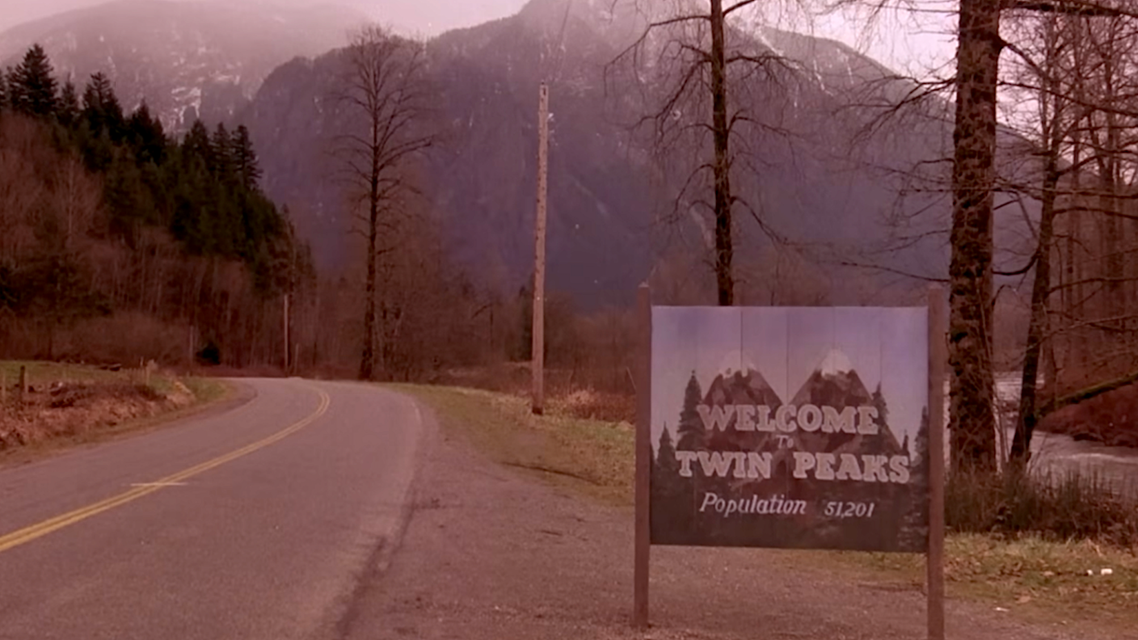 علامة "مرحبًا بكم في Twin Peaks" من الاعتمادات الافتتاحية لـ Twin Peaks