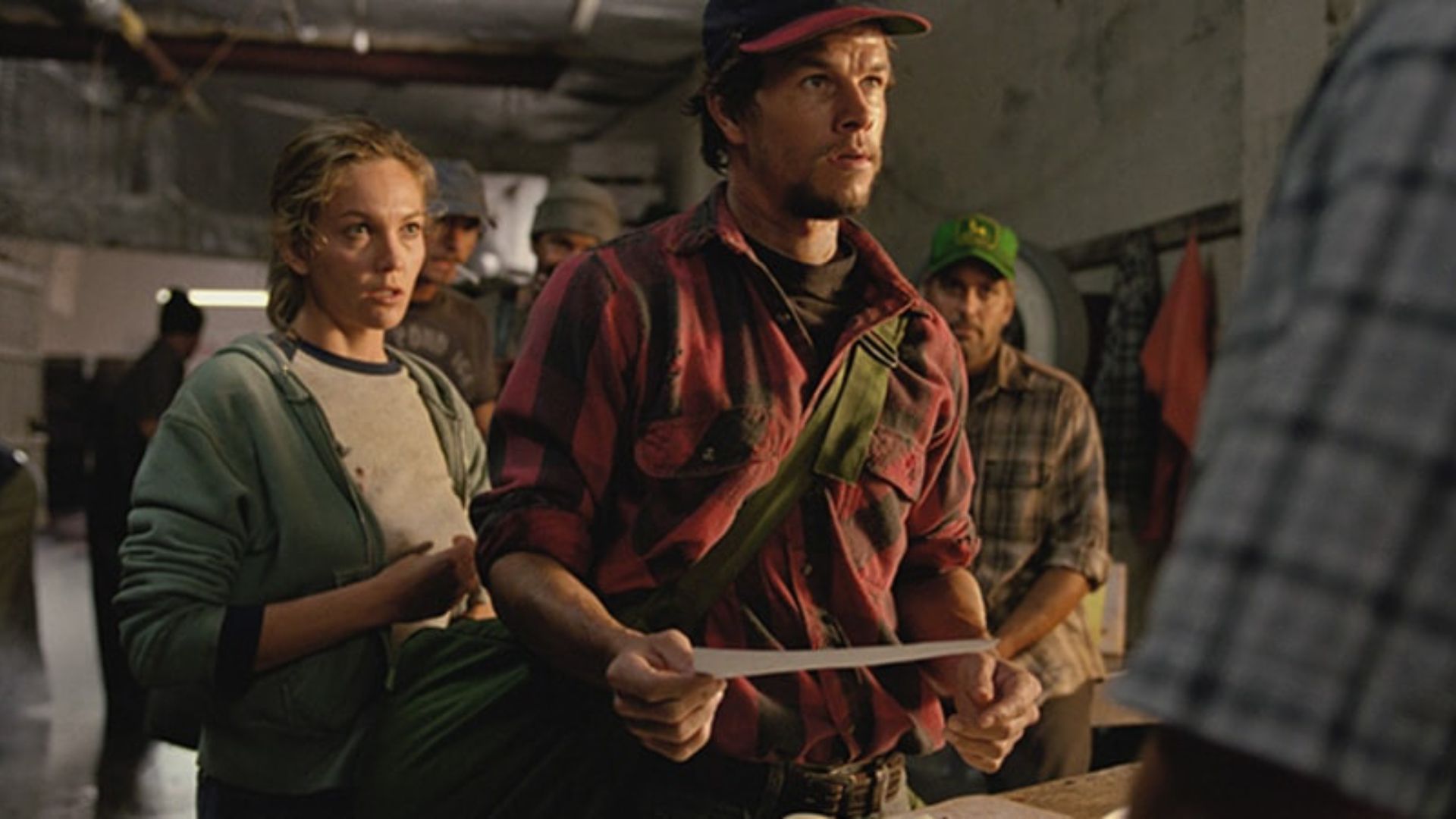 Mark Wahlberg's $329M Real-Life Disaster Thriller Officially Makes ...