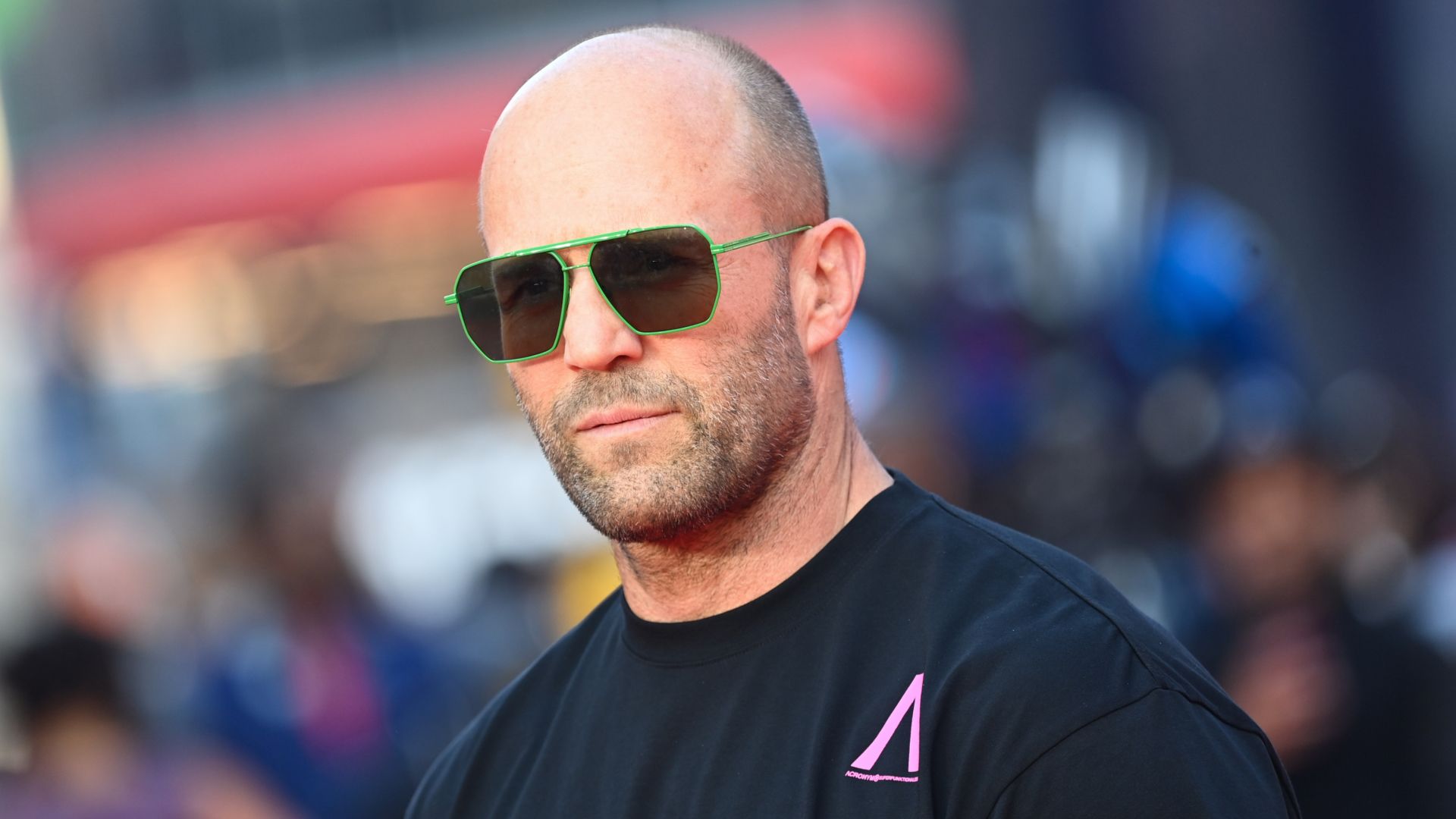 Jason Statham & Mark Wahlberg's Heist Thriller Remake Couldn't Beat the Original cover image