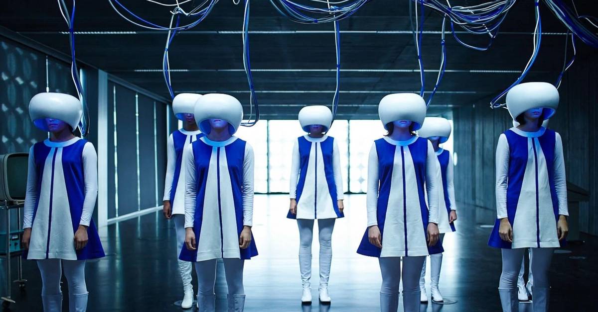 Seriously Smart Movies That Trick You With Two Mind-Blowing Twists