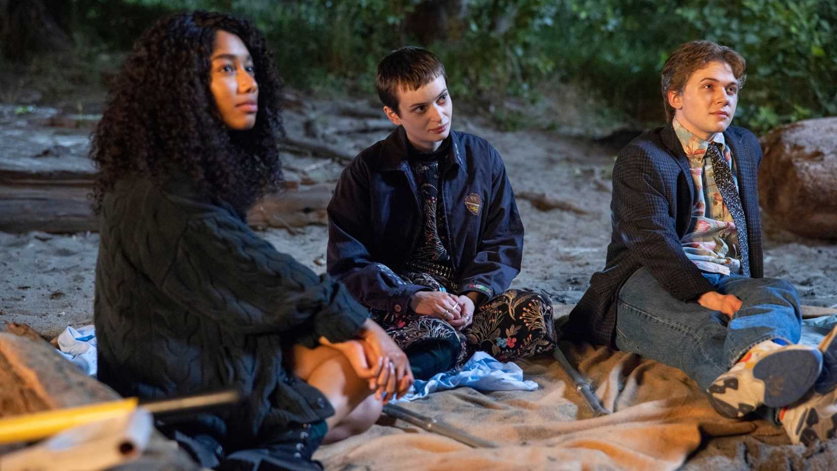 Iman Benson, Ruth Codd, and Igby Rigney in The Midnight Club