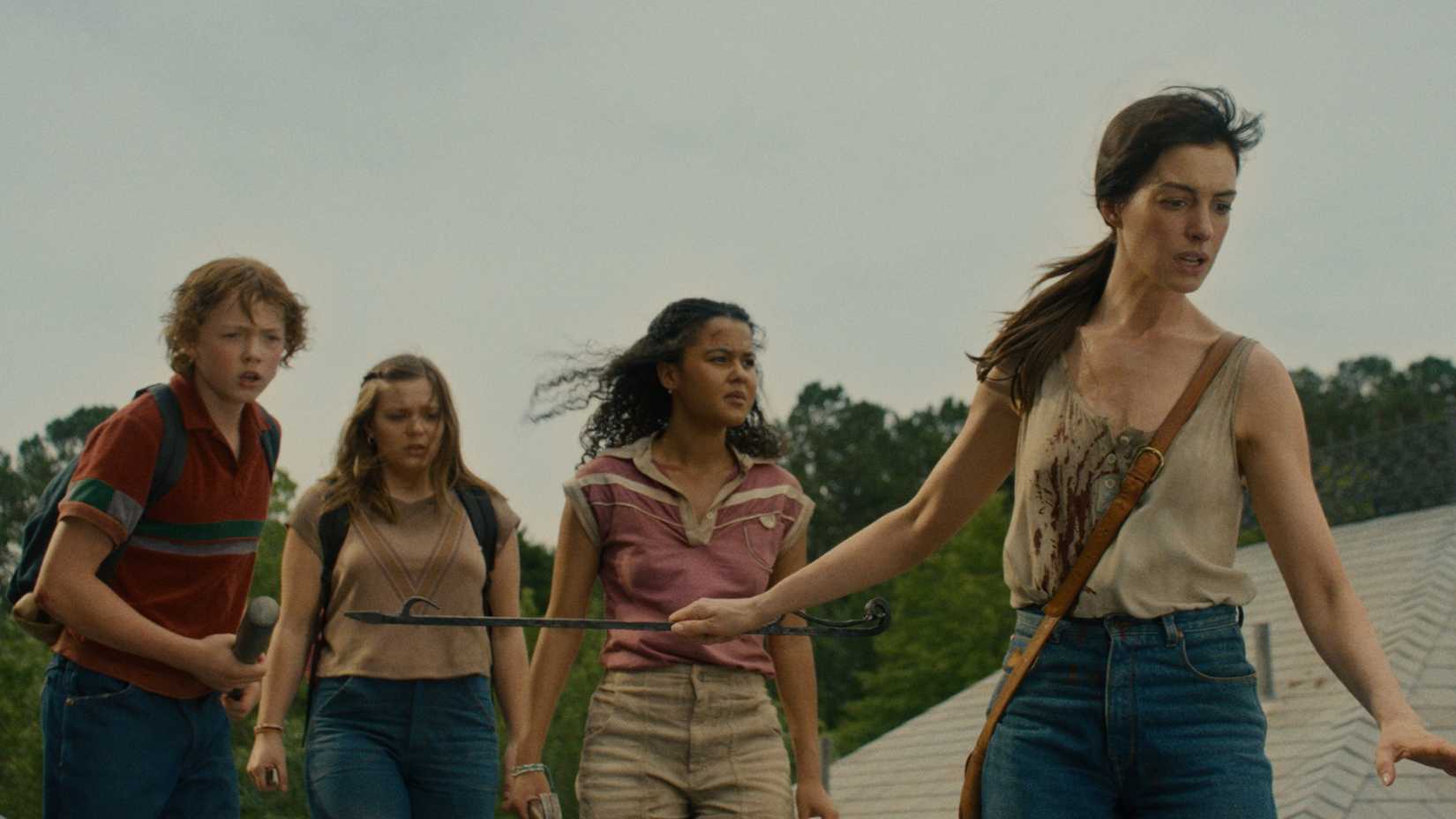 CHRISTIAN CONVERY, MAISY STELLA, JORDAN ALEXA DAVIS and ANNE HATHAWAY in The End of Oak Street