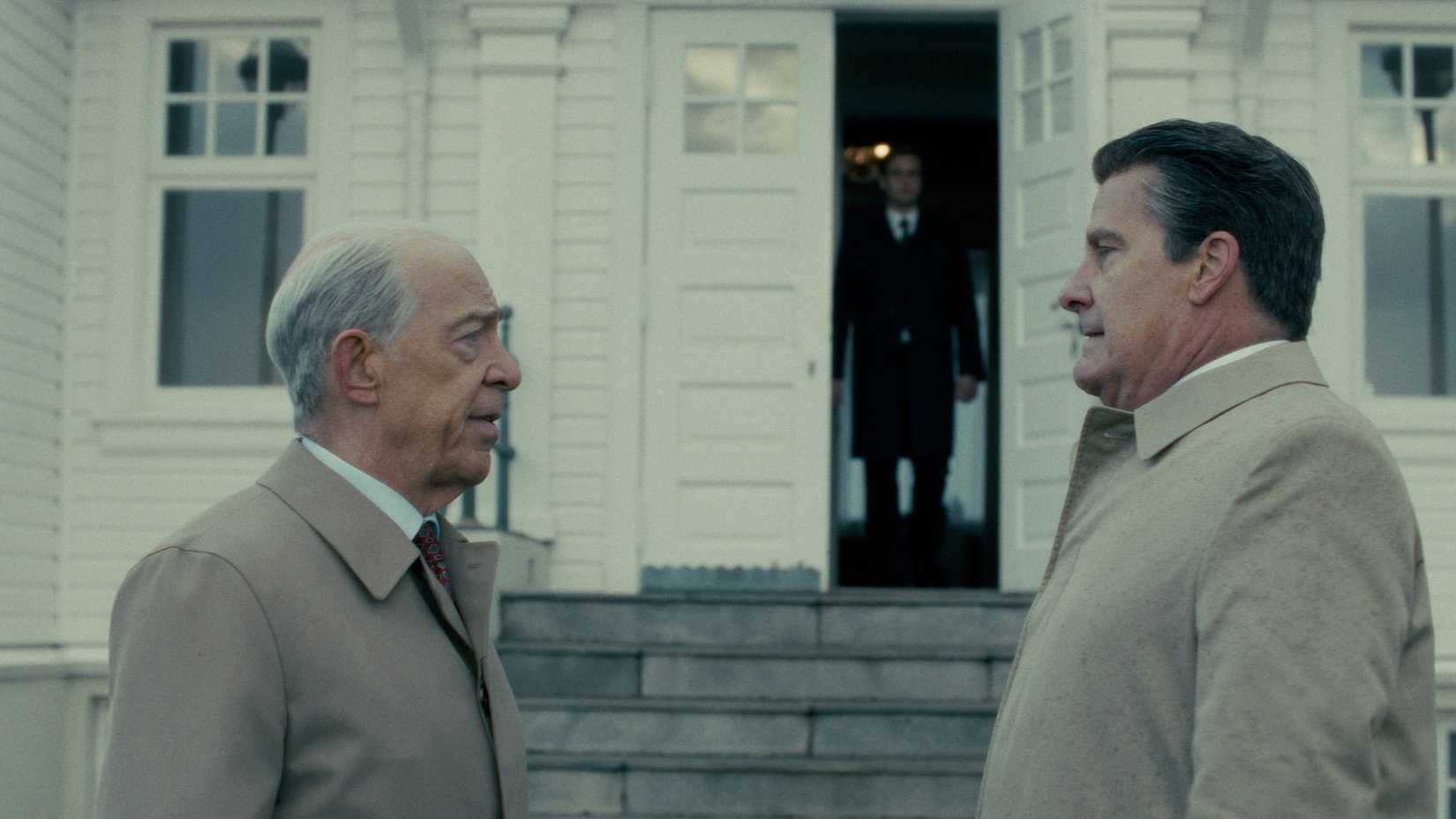J.K. Simmons and Jeff Daniels in The Brink of War