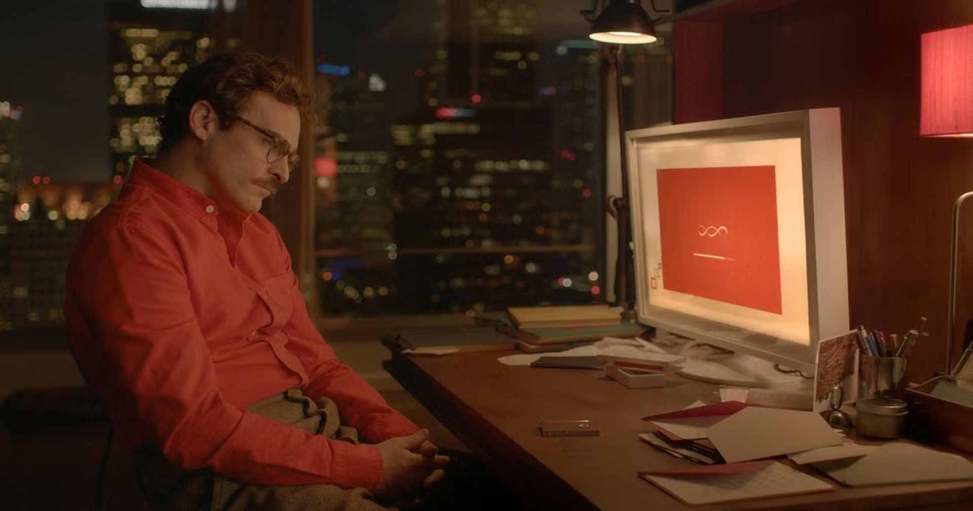 Joaquin Phoenix & Scarlett Johansson in Her 