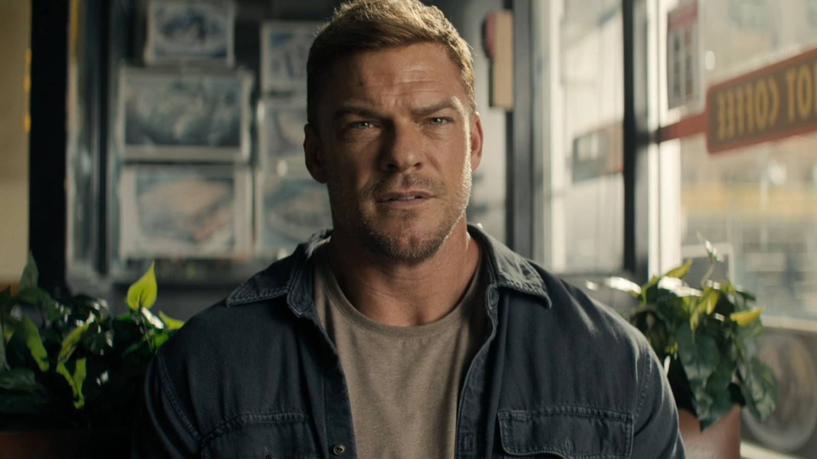 Alan Ritchson's New Action Thriller Is the Total Opposite of 'Reacher'