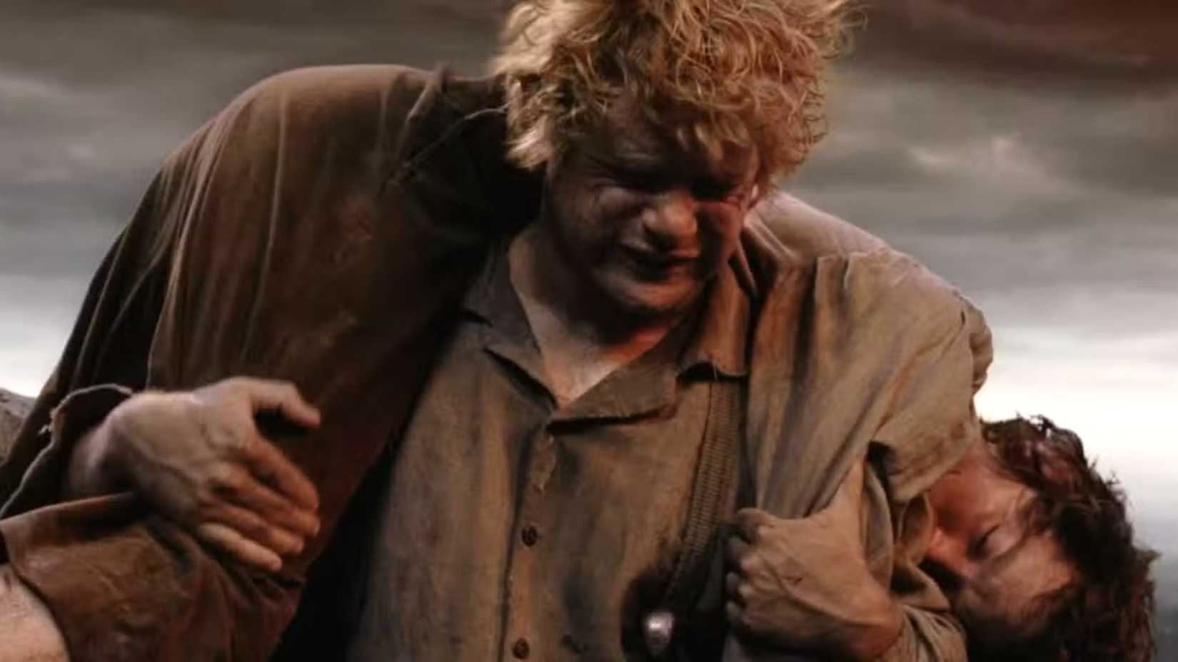 Sam Carrying Frodo in 'The Lord of the Rings: The Return of the King'