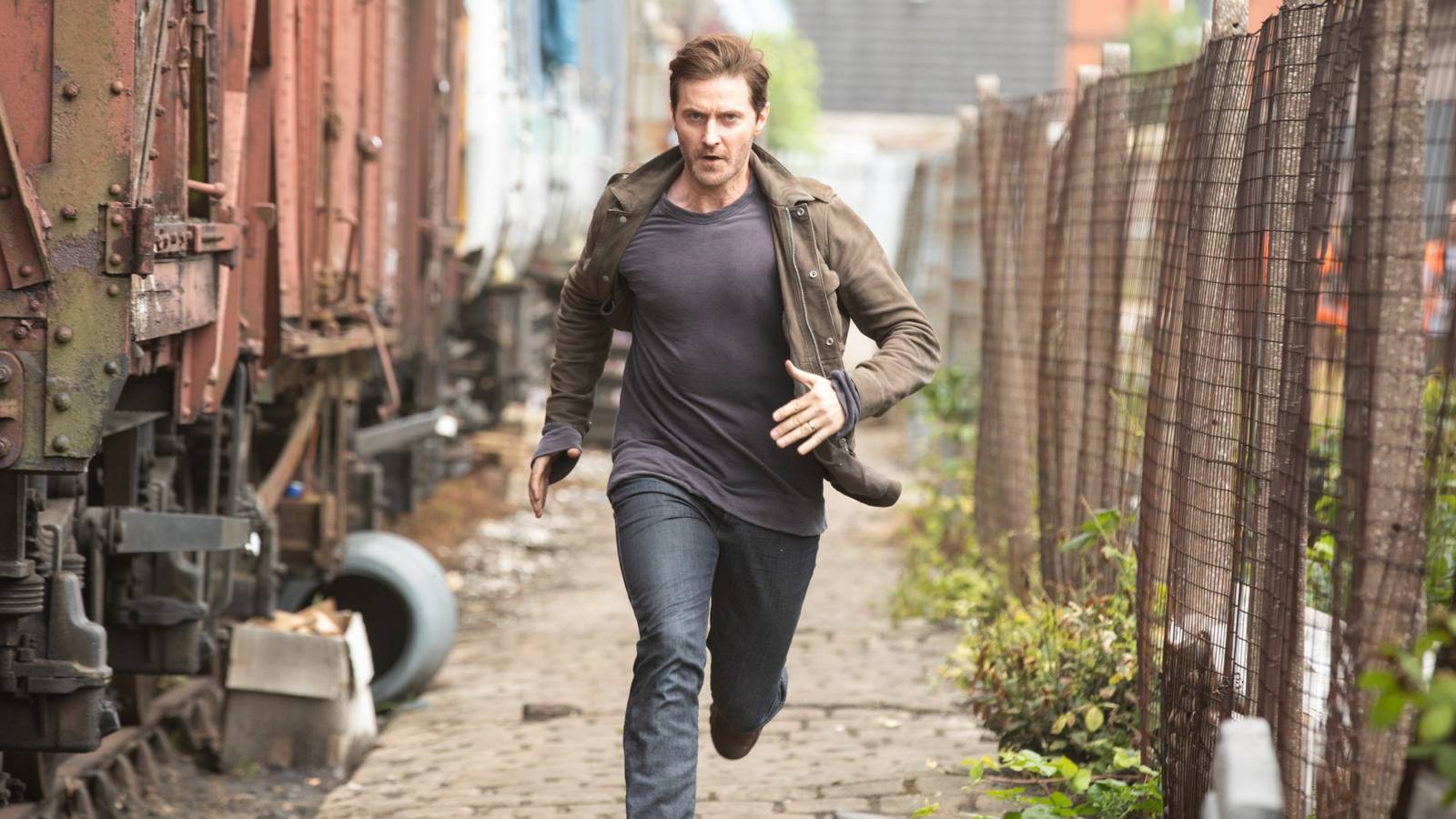 Richard Armitage in The Stranger
