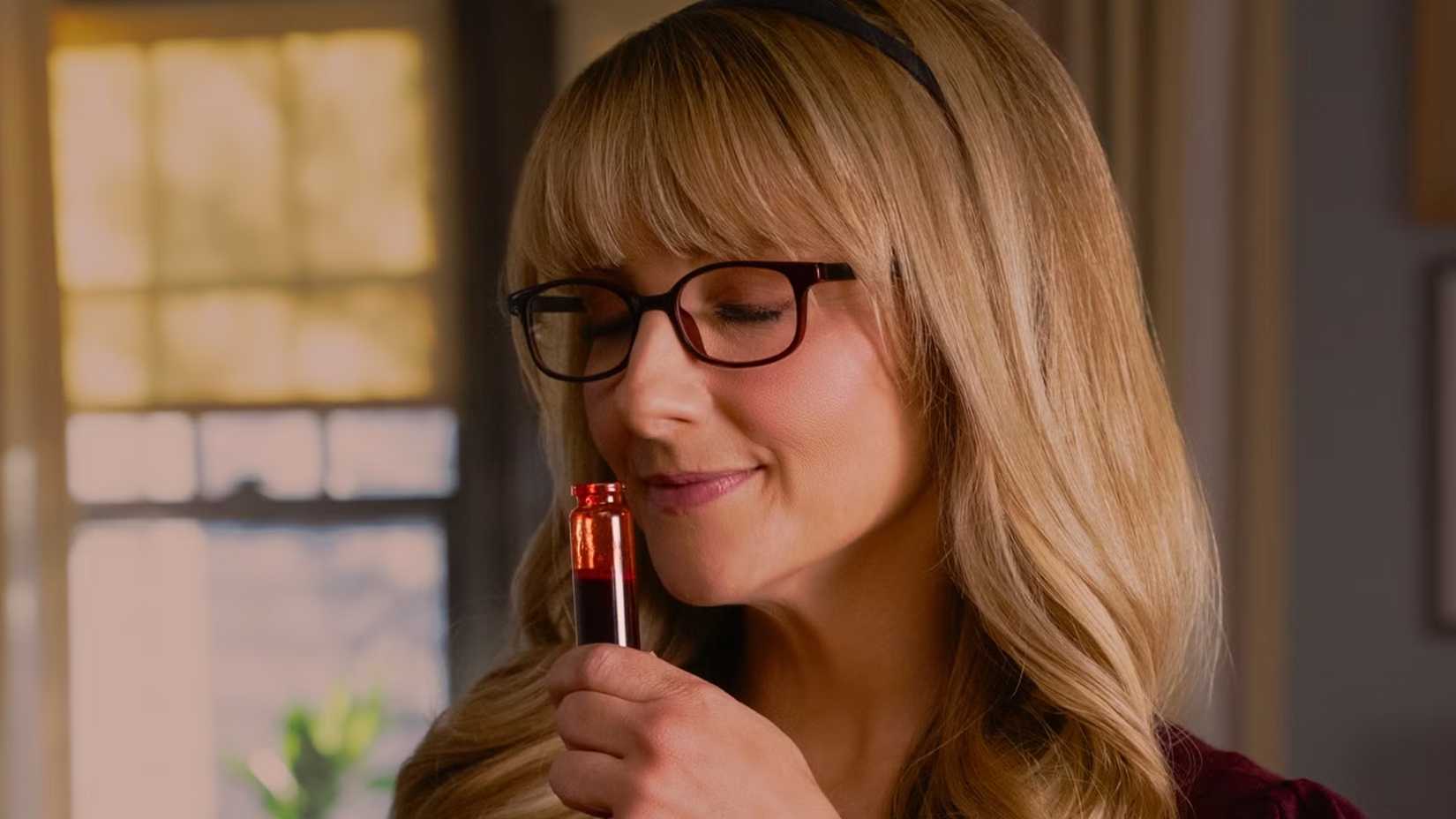 Melissa Rauch as Bernadette sniffing a red vial in Stuart Fails to Save the Universe.