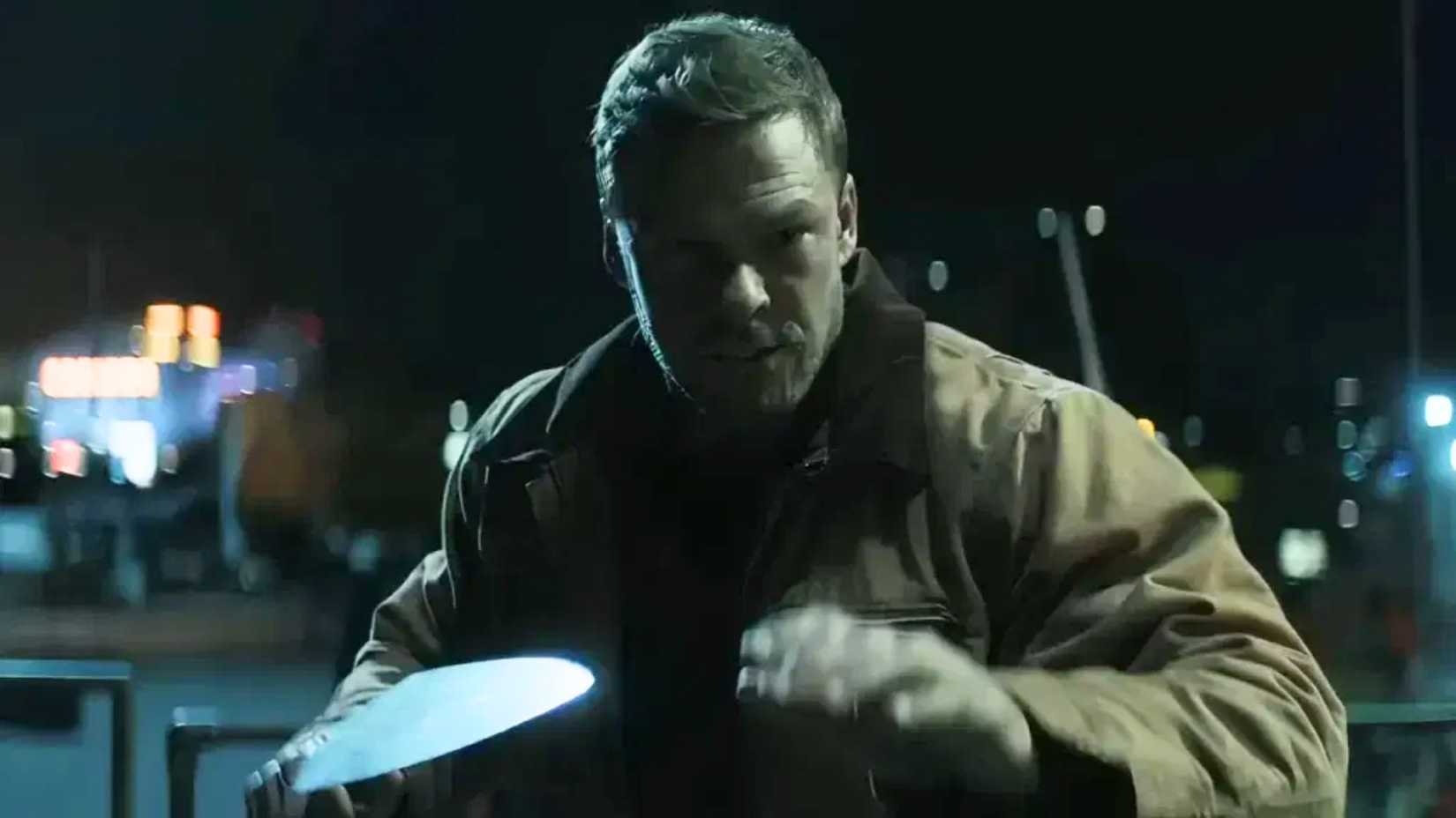 Reacher uses a trowel as a weapon