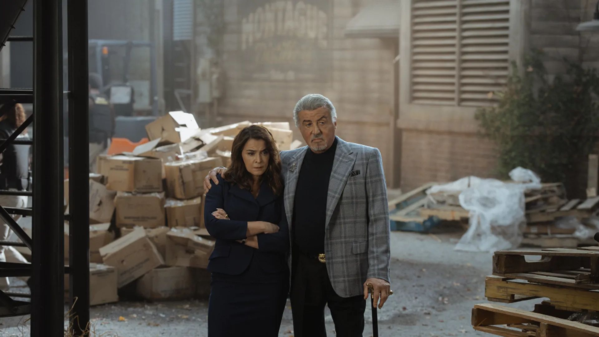 Annabella Sciorra as Joanne and Sylvester Stallone as Dwight Manfredi in Tulsa King, episode 3, season 4