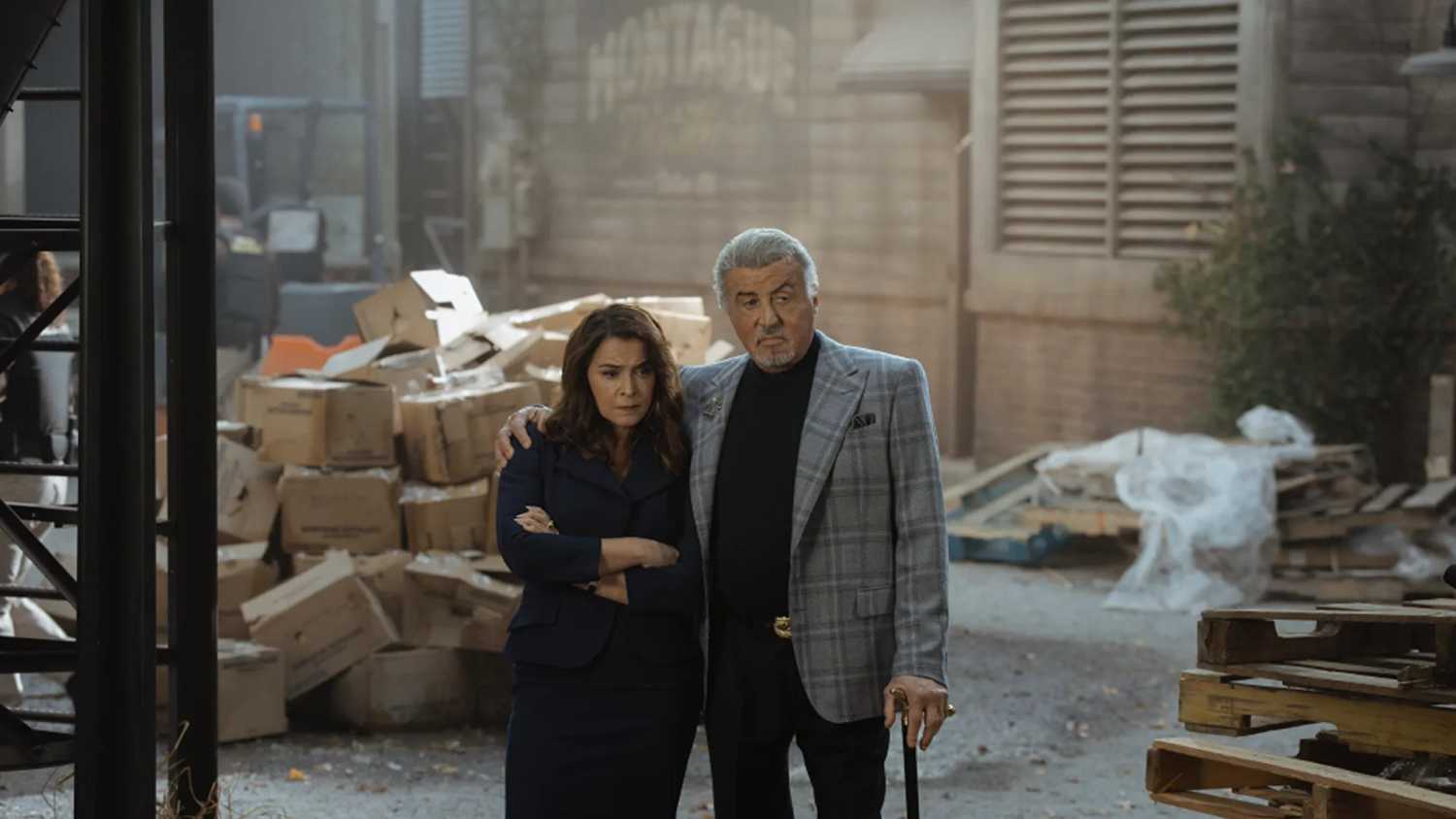 Annabella Sciorra as Joanne and Sylvester Stallone as Dwight Manfredi in Tulsa King, episode 3, season 4
