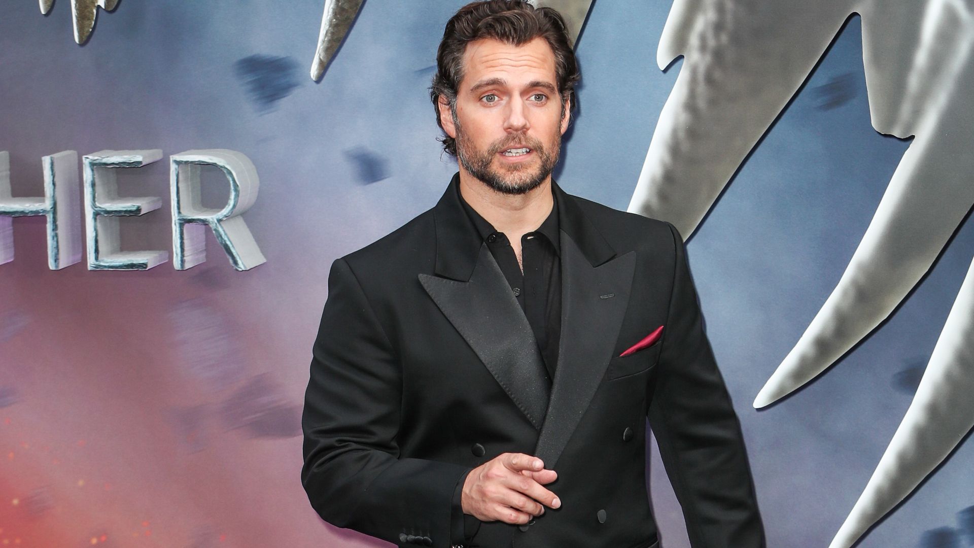 Netflix's Masterpiece Sci-Fi Show Was So Good, Even Henry Cavill Couldn't Stop Watching It