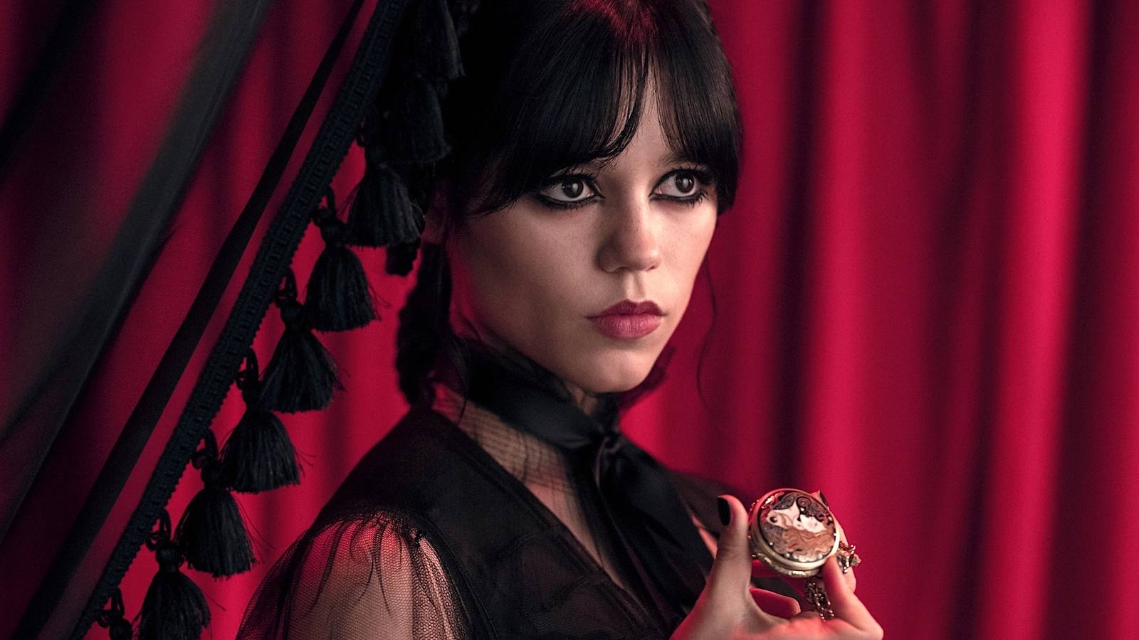 Jenna Ortega Reunites with Wednesday Co-Star in First Look at 'The Gallerist'