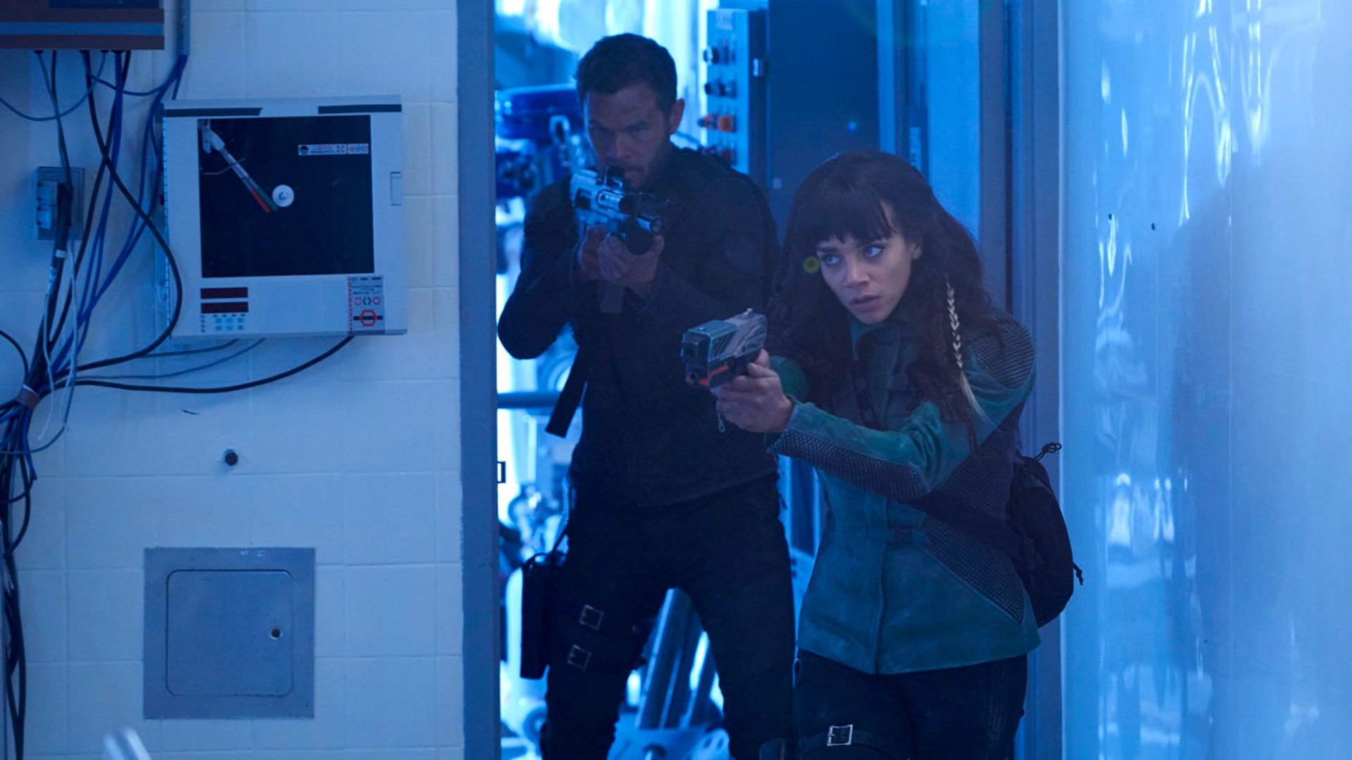 Forget 'Firefly,' SyFy's 5-Season Space Opera Is Streaming Free and ...