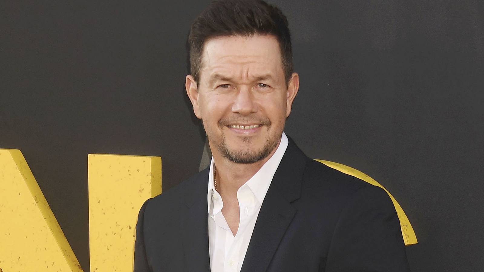 Mark Wahlberg's New 105-Minute Crime Thriller Is Officially One of the ...